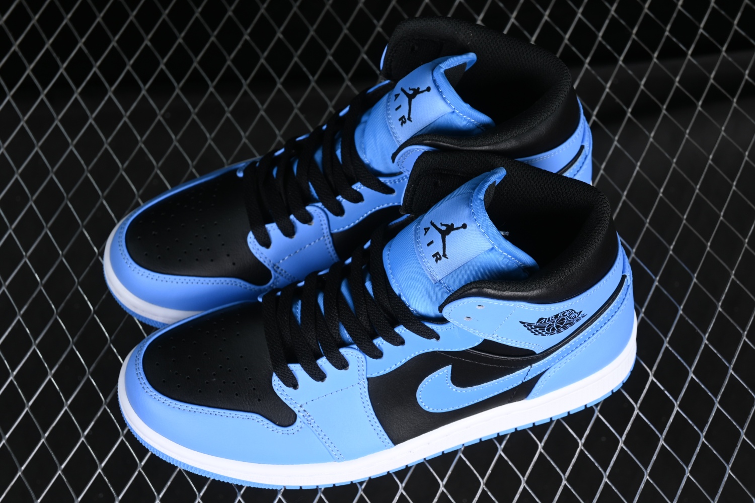 Jordan 1 Mid University Blue Black DQ8426-401