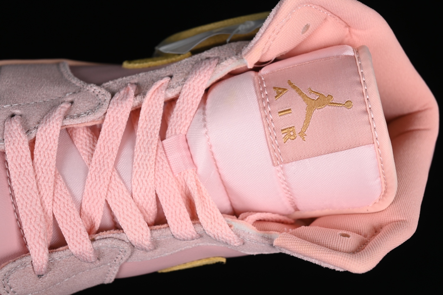 Jordan 1 Mid Coral Gold 852542-600