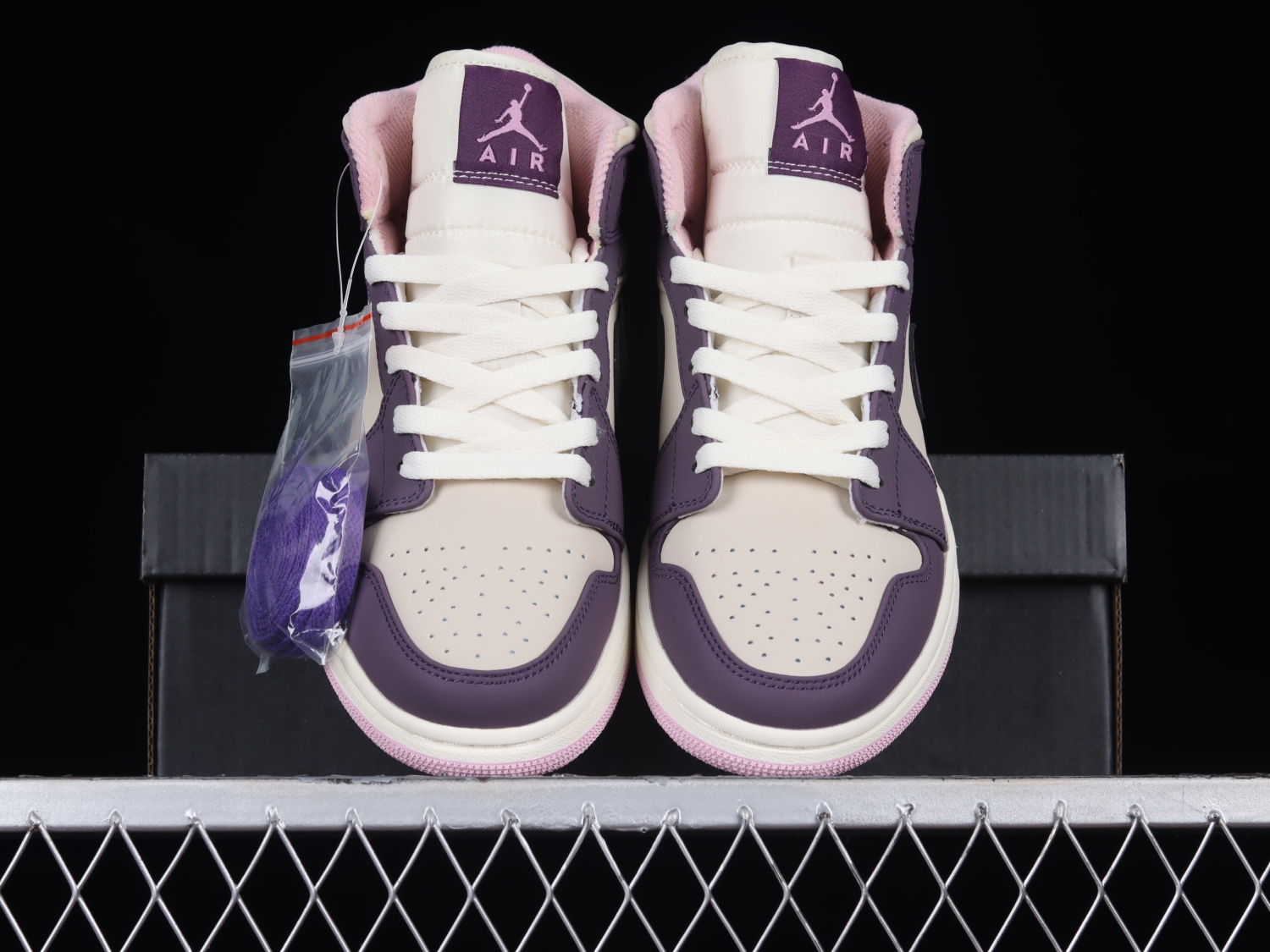 Jordan 1 Mid Pro Purple Desert Sand  555112-500