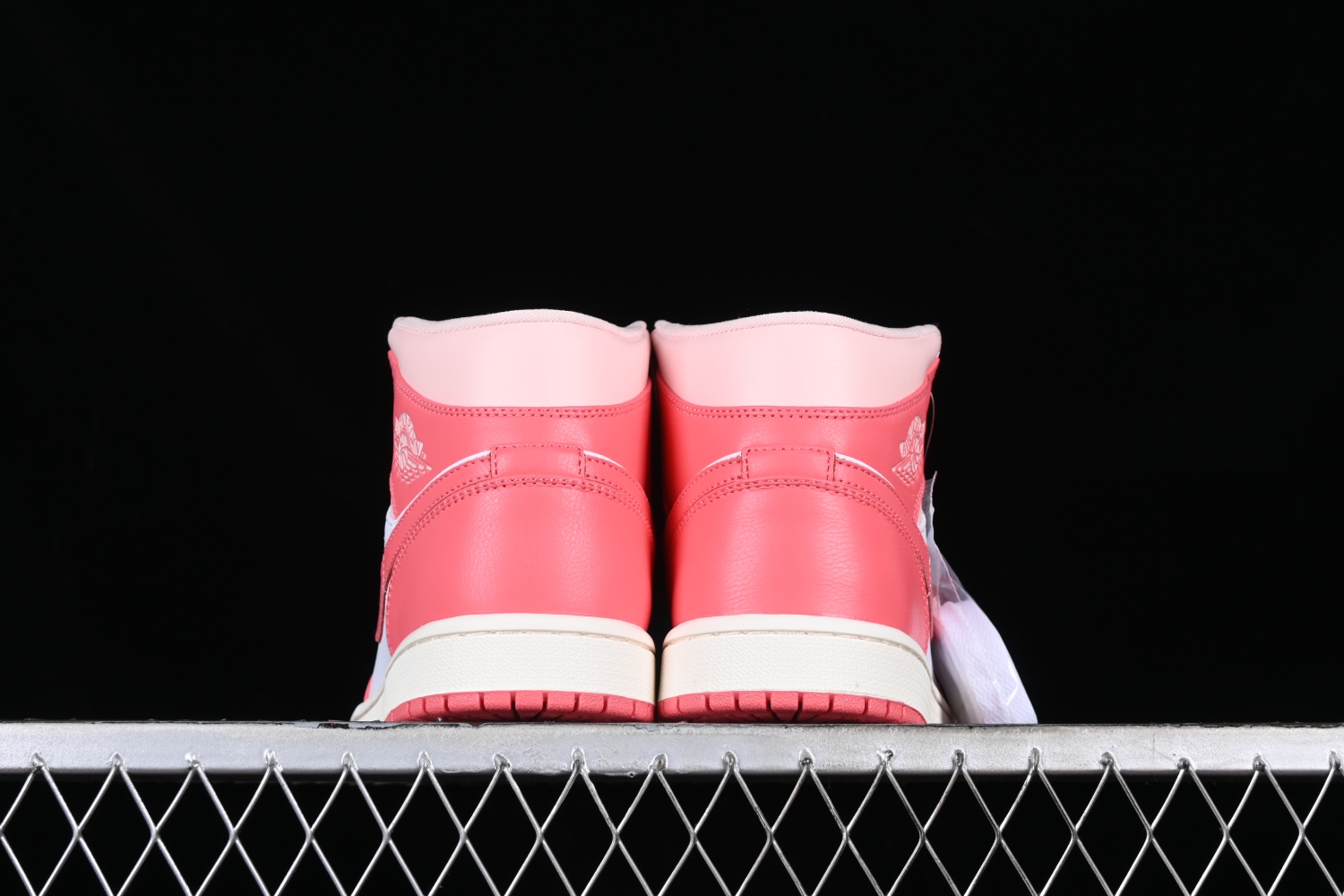 Jordan 1 Mid Strawberries and Cream BQ6472-186