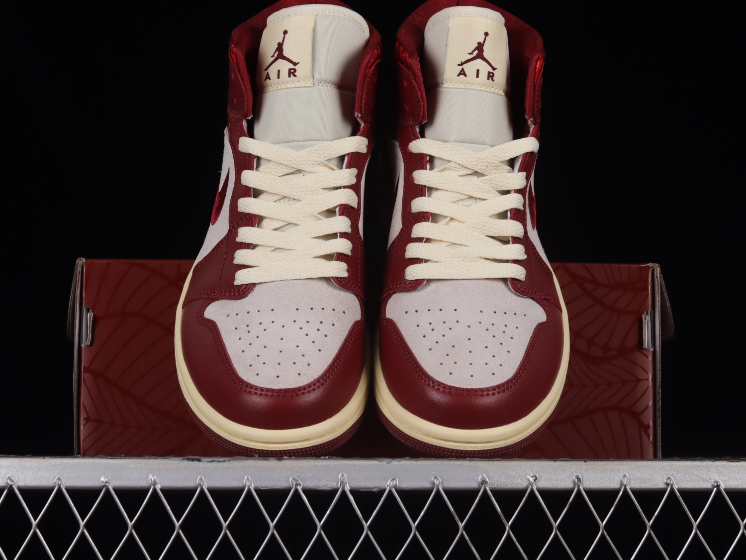 Jordan 1 Mid SE Tiki Leaf Team Red (Women