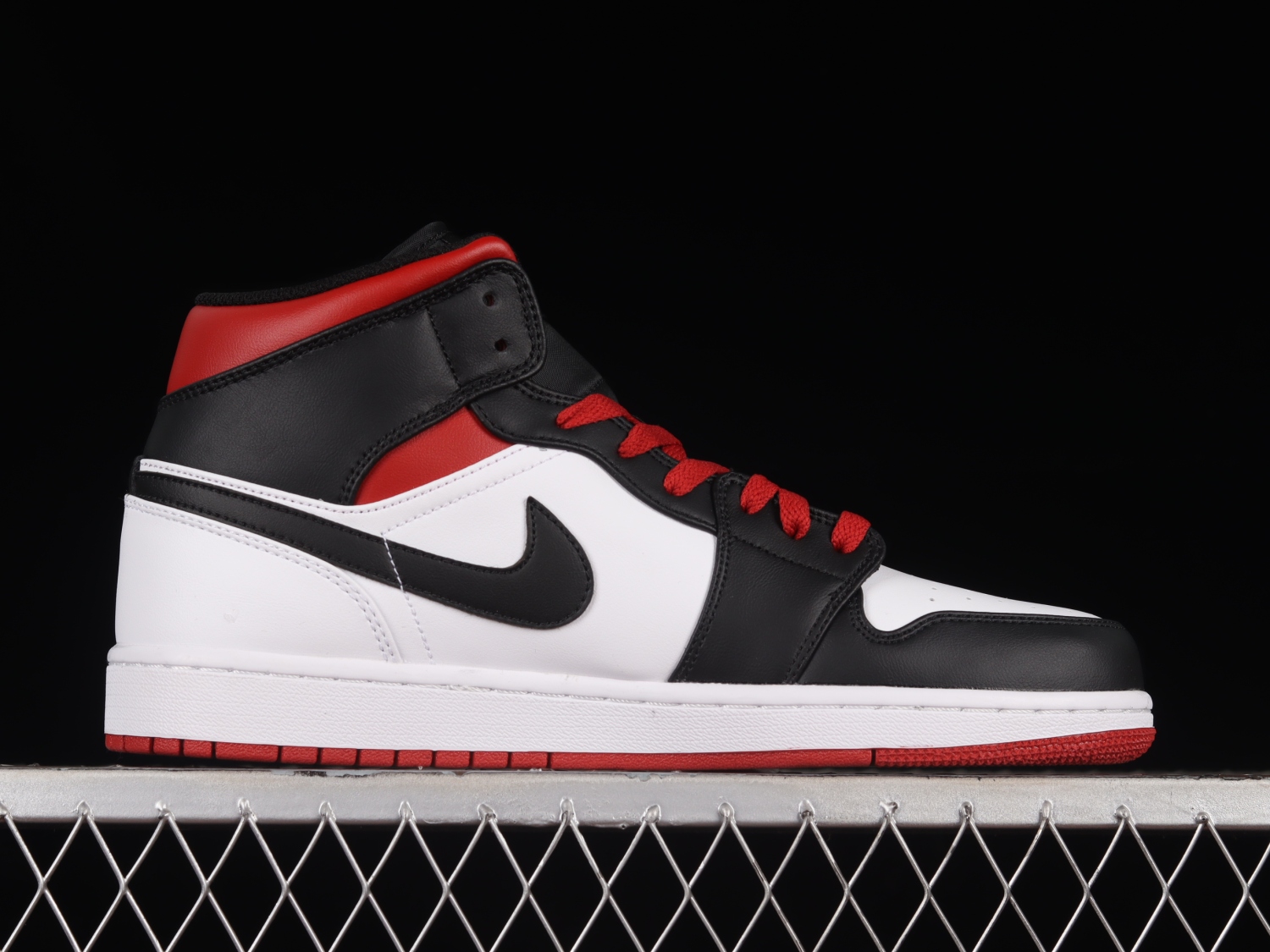 Jordan 1 Mid Gym Red Black Toe DQ8423-106
