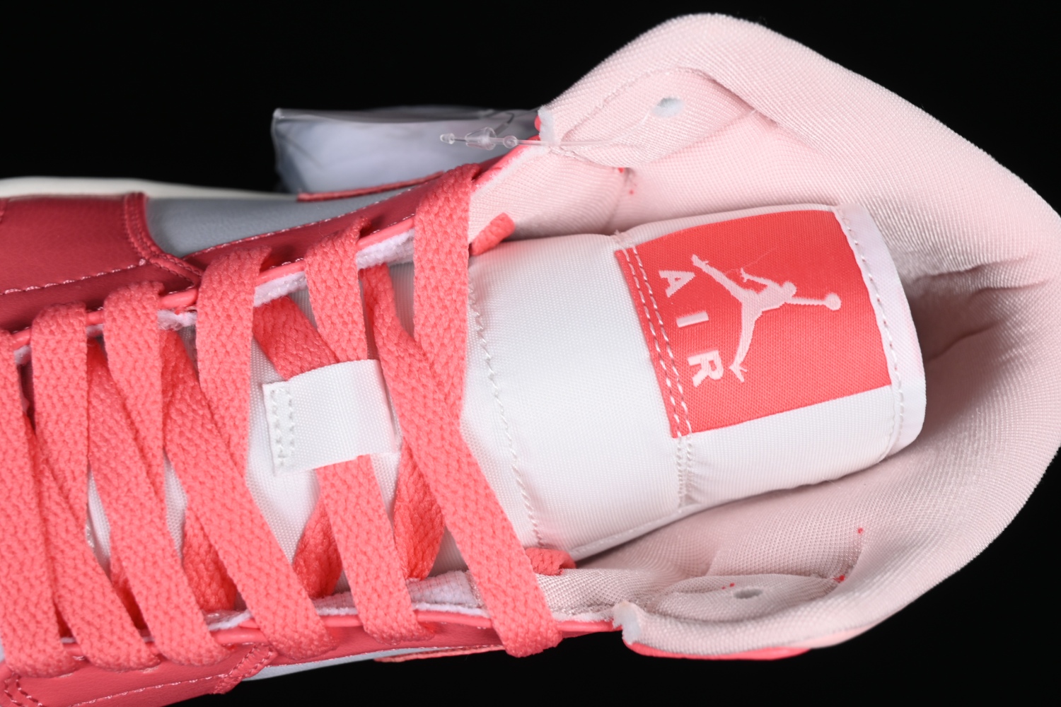 Jordan 1 Mid Strawberries and Cream BQ6472-186