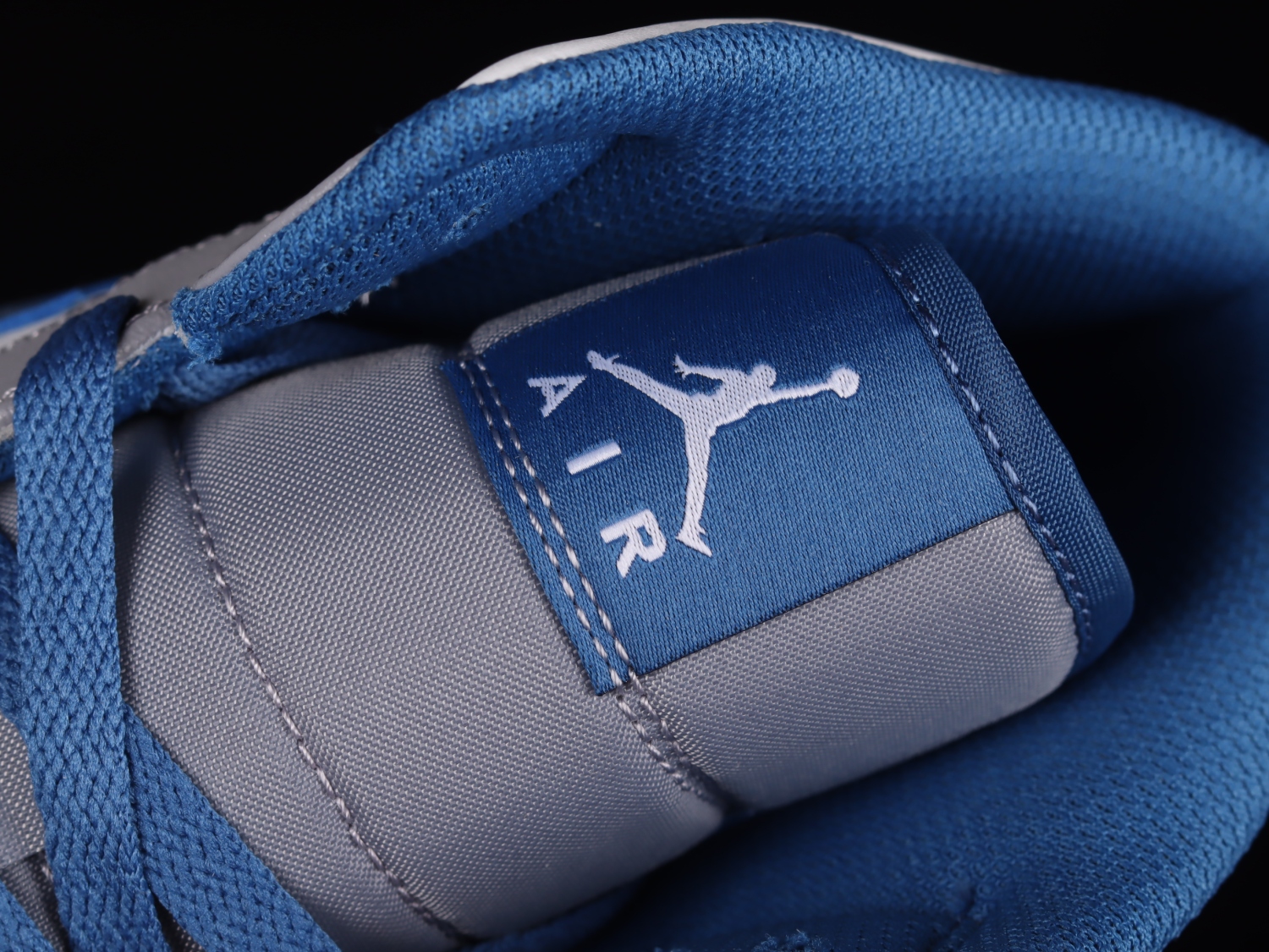 Jordan 1 Mid True Blue DQ8426-014