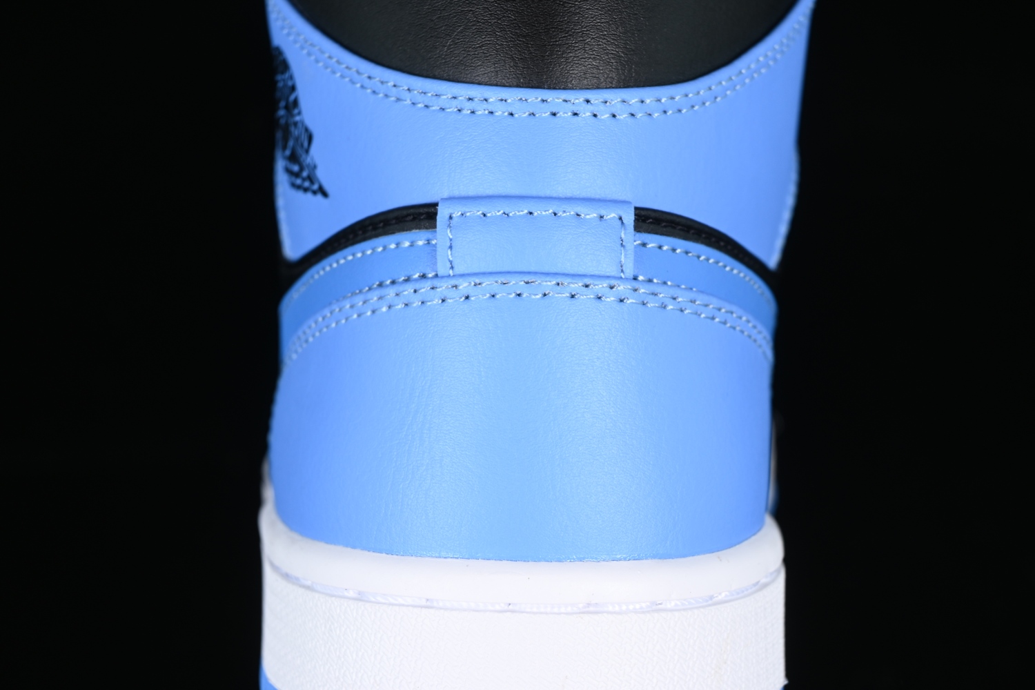 Jordan 1 Mid University Blue Black DQ8426-401