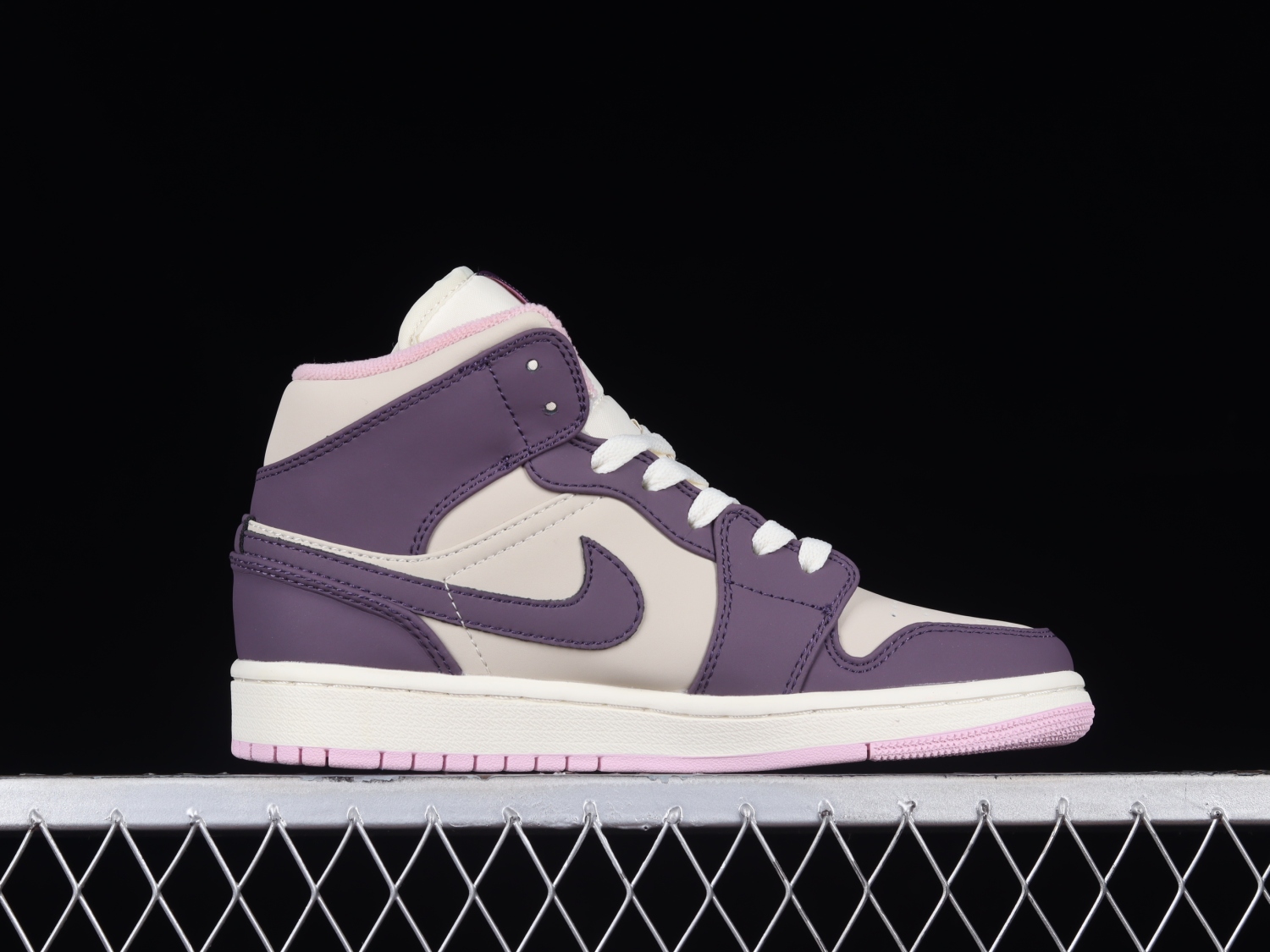 Jordan 1 Mid Pro Purple Desert Sand  555112-500