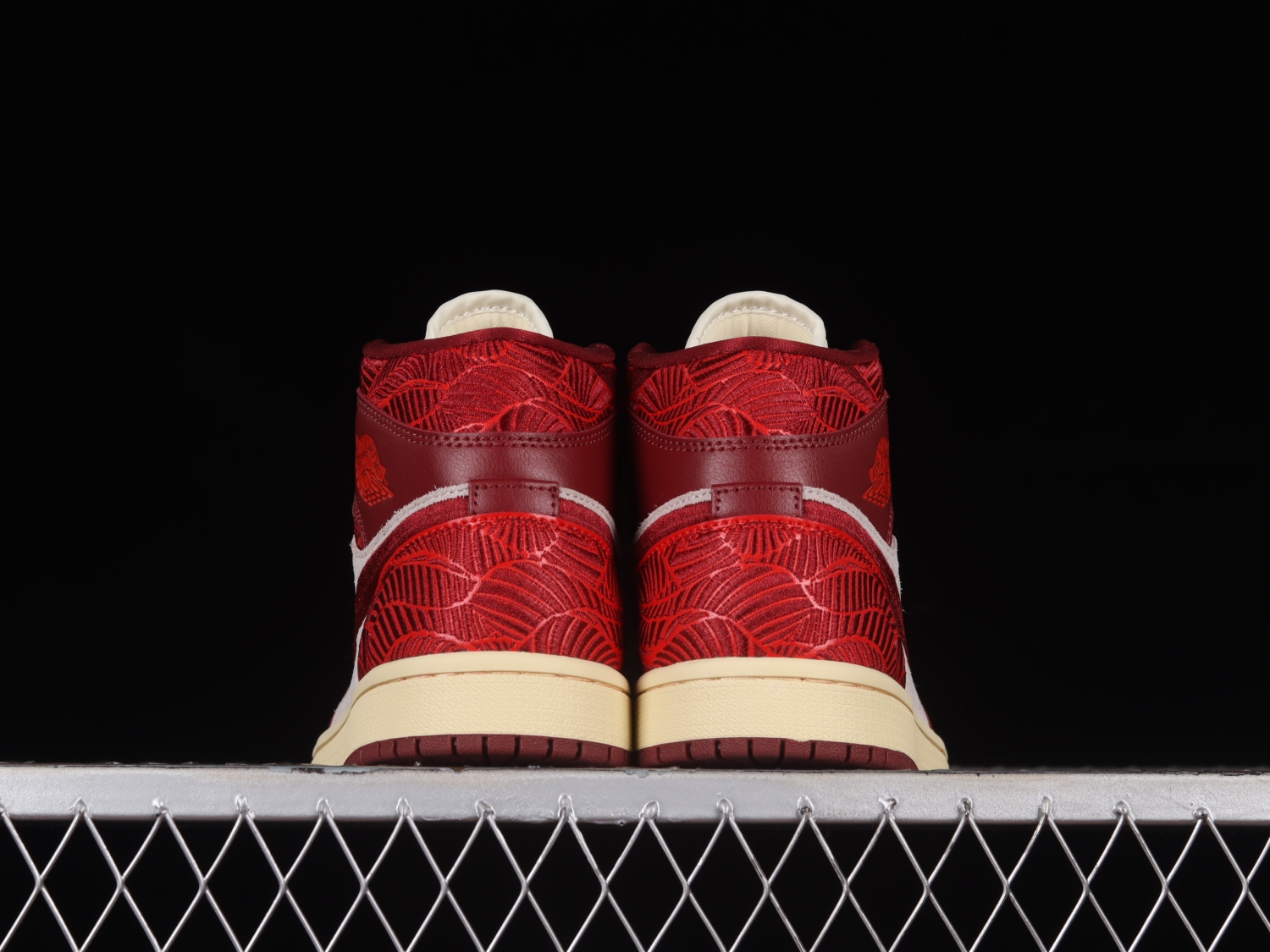 Jordan 1 Mid SE Tiki Leaf Team Red (Women