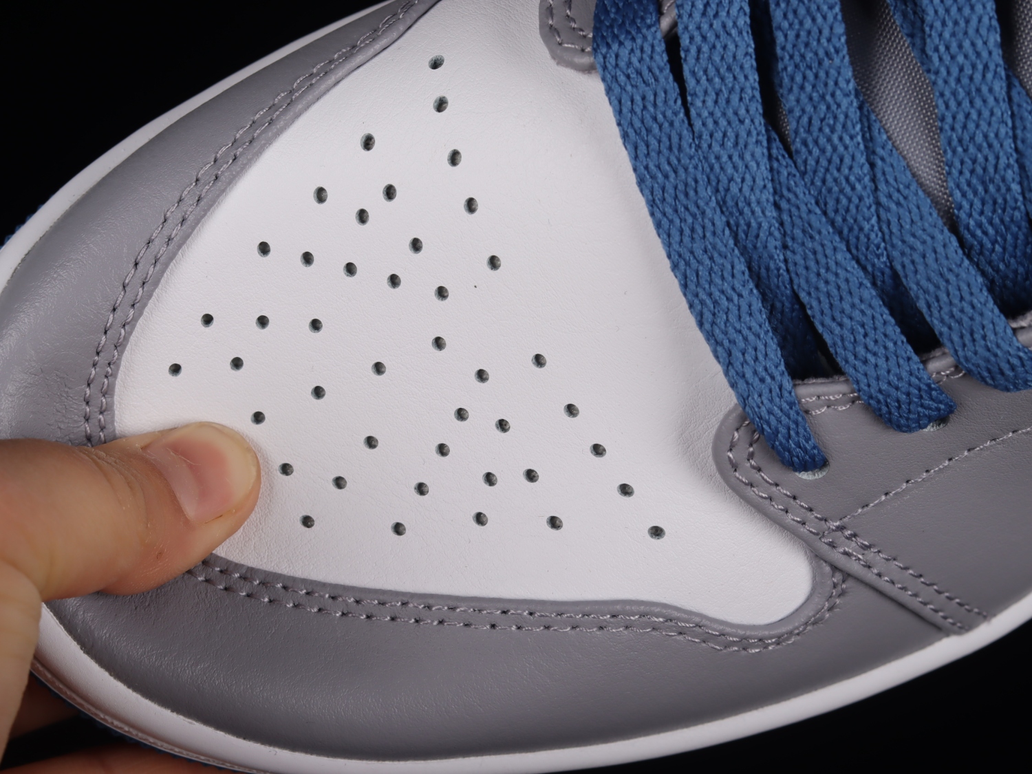 Jordan 1 Mid True Blue DQ8426-014