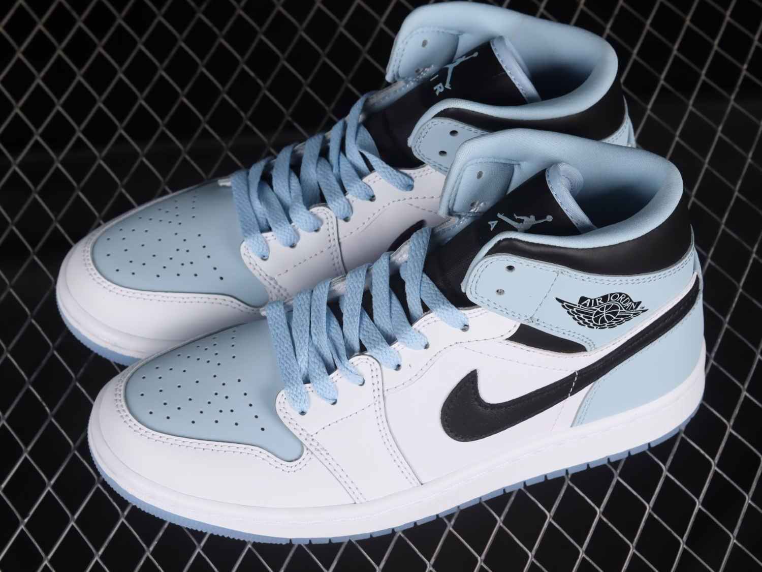Jordan 1 Mid SE Ice Blue (2023) DV1308-104