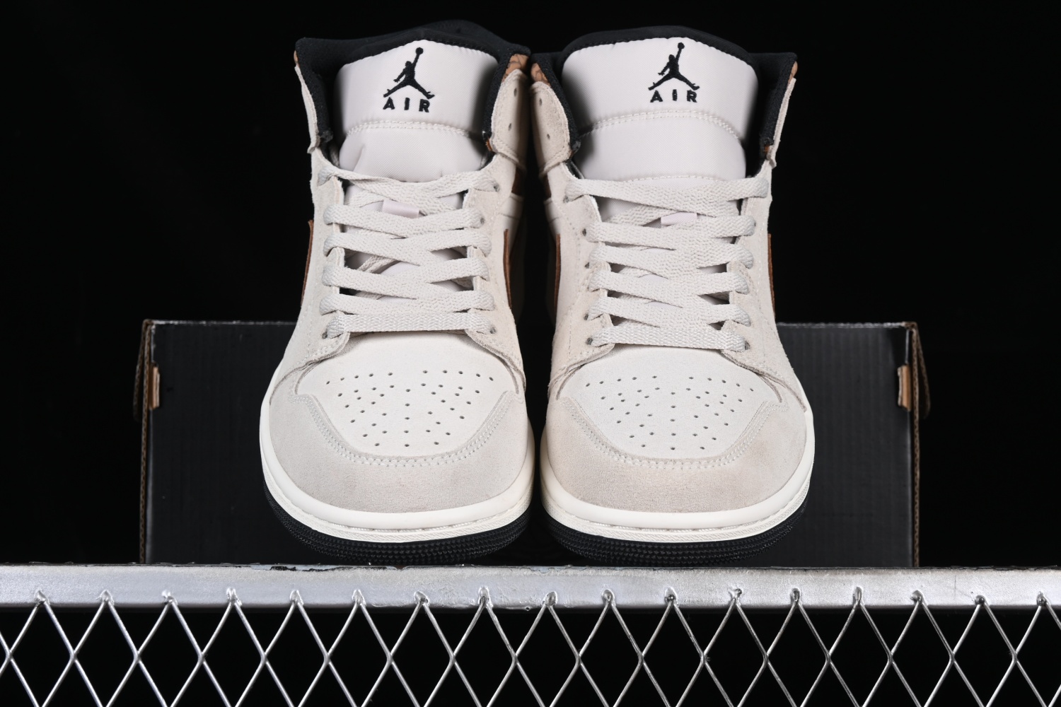 Jordan 1 Mid SE Brown Elephant DZ4129-102