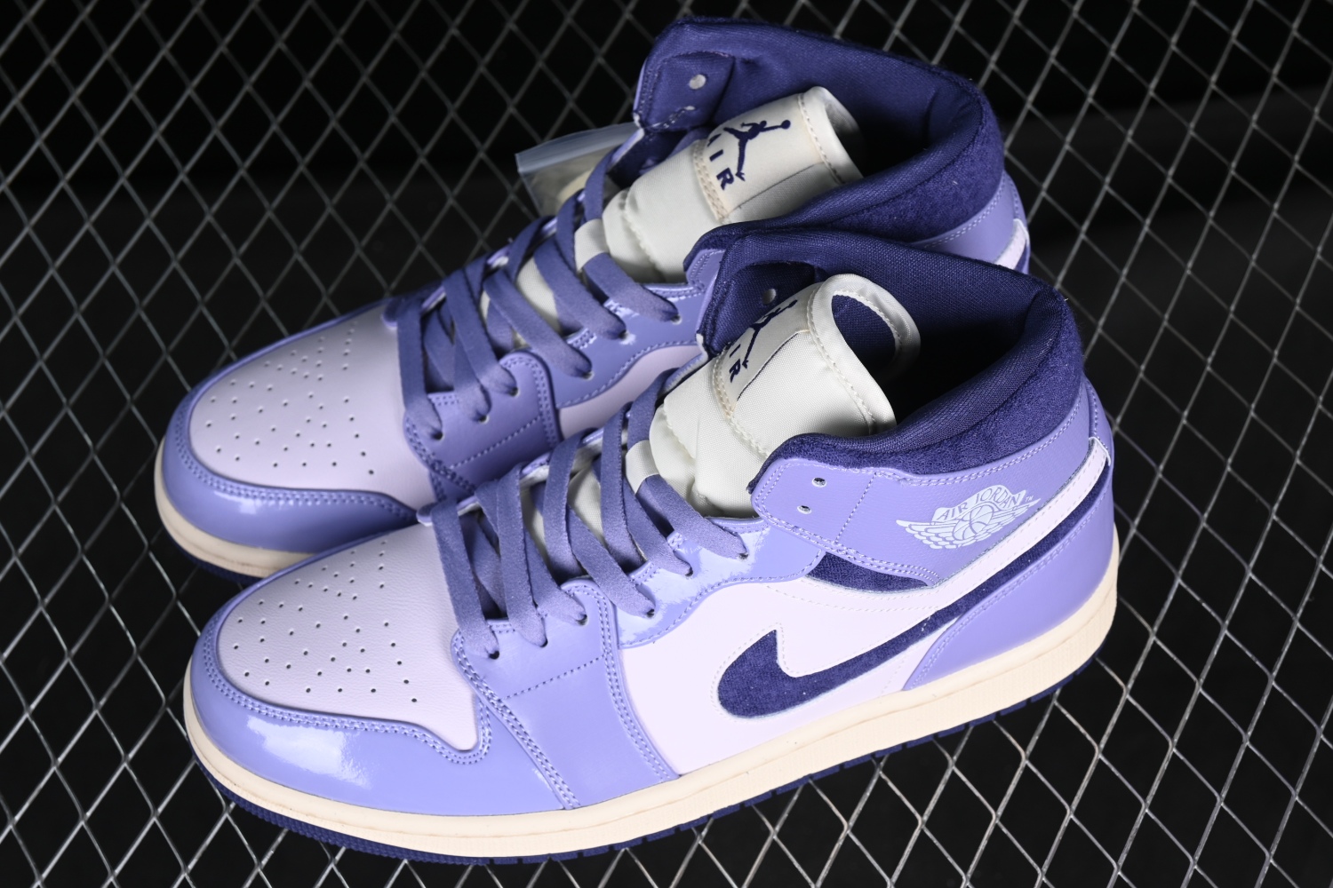 Jordan 1 Mid SE Chenille Sky J Light Purple DZ3745-500