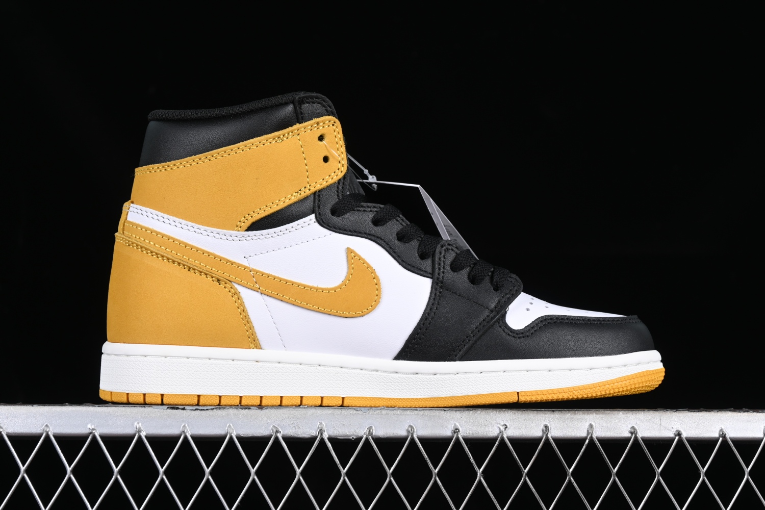 Jordan 1 Retro High Yellow Ochre 555088-109