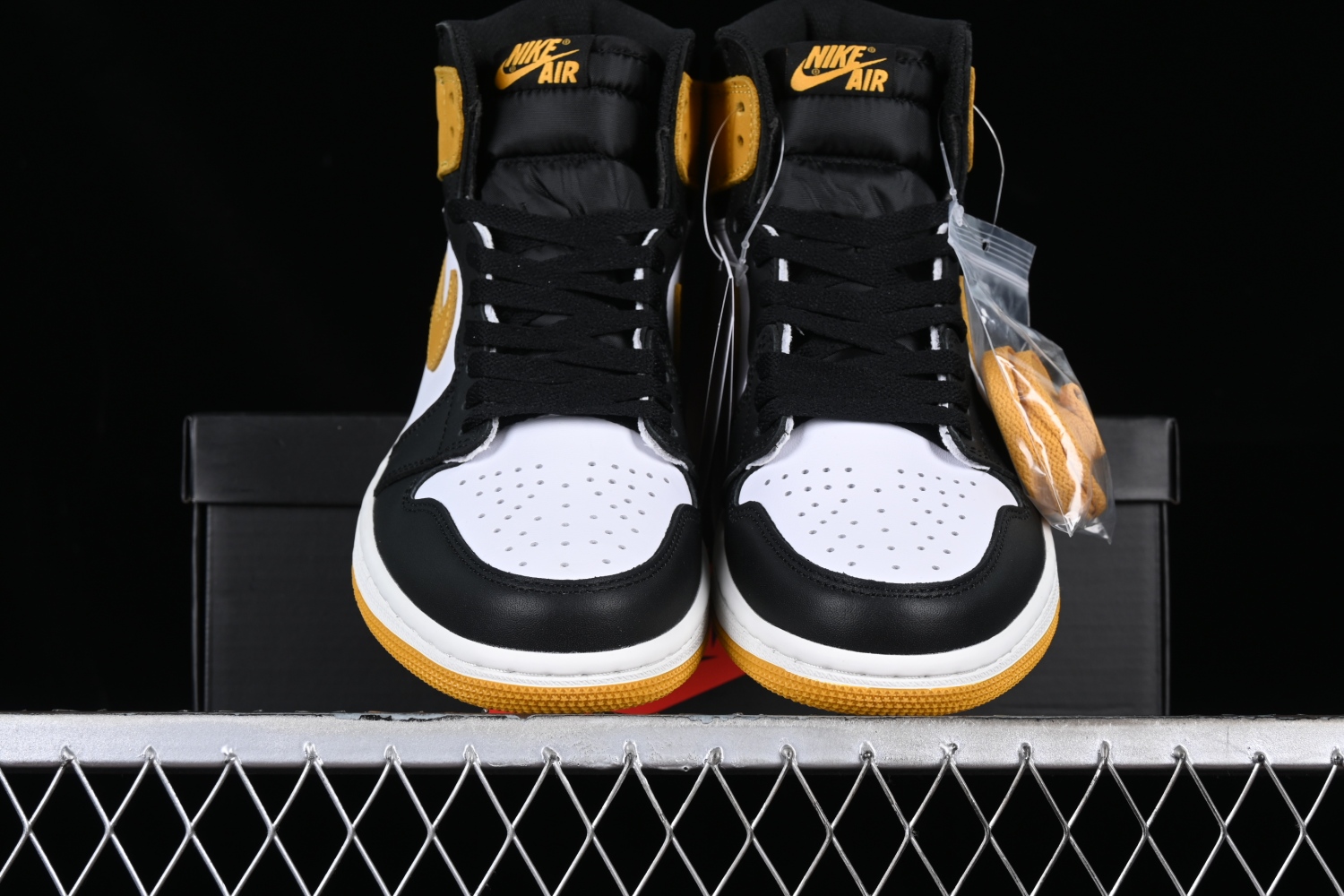 Jordan 1 Retro High Yellow Ochre 555088-109