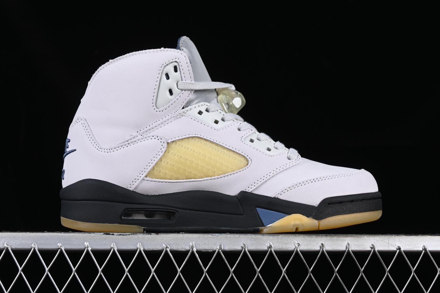 Jordan 5 Retro A Ma Maniére Diffused Blue FZ5758-004