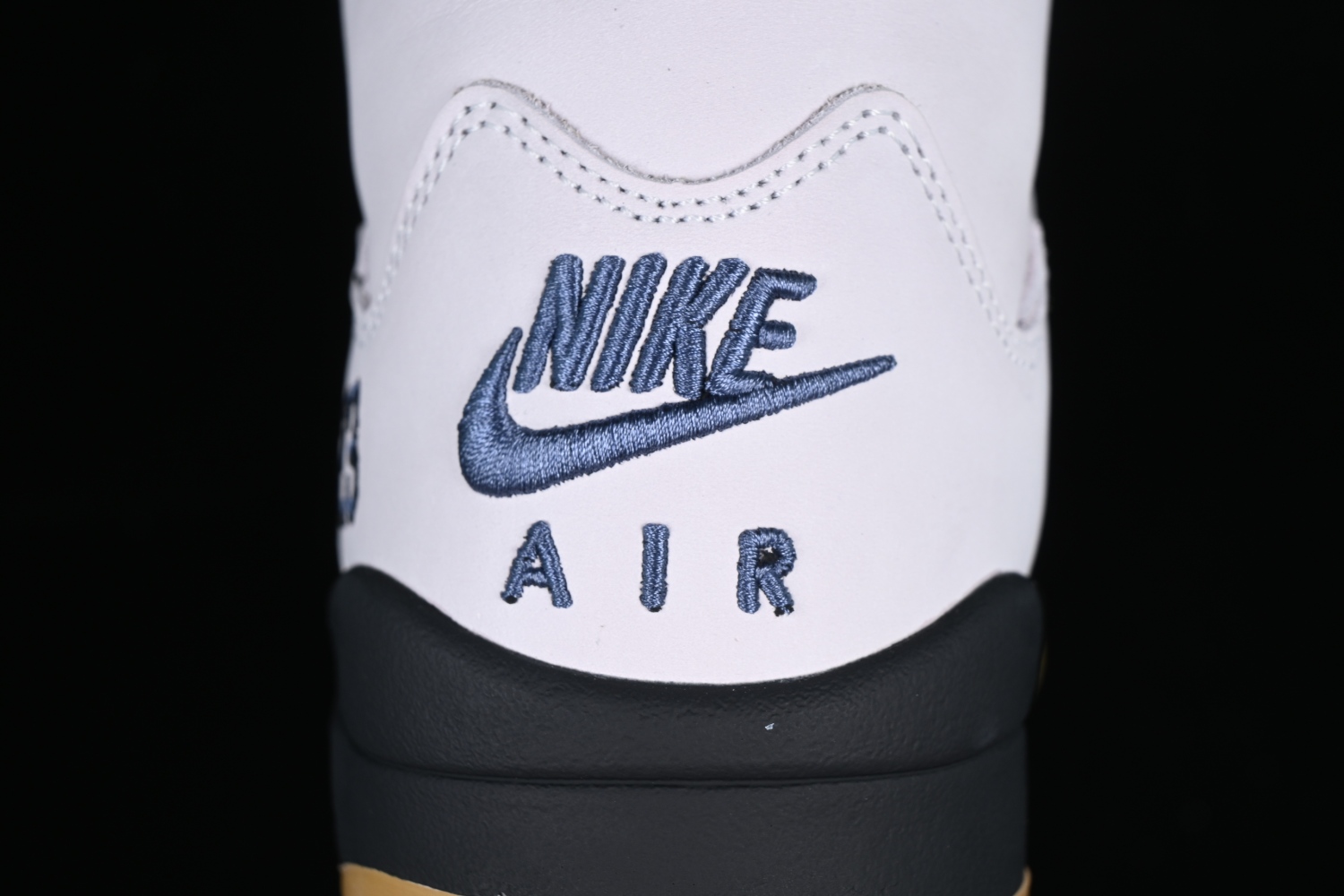 Jordan 5 Retro A Ma Maniére Diffused Blue FZ5758-004