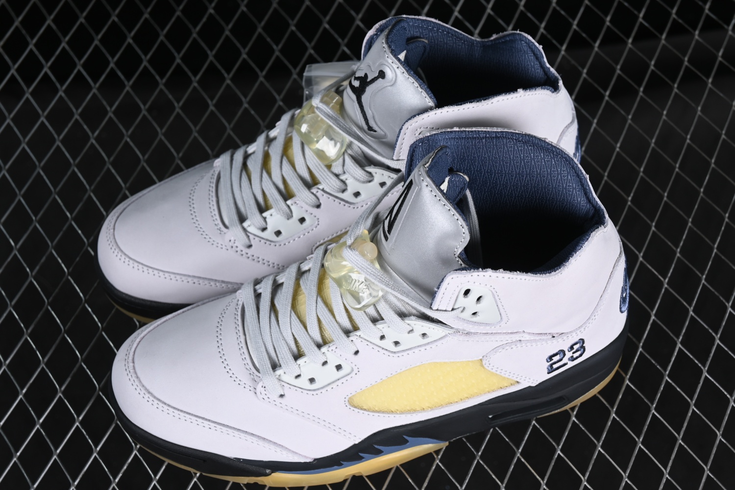 Jordan 5 Retro A Ma Maniére Diffused Blue FZ5758-004