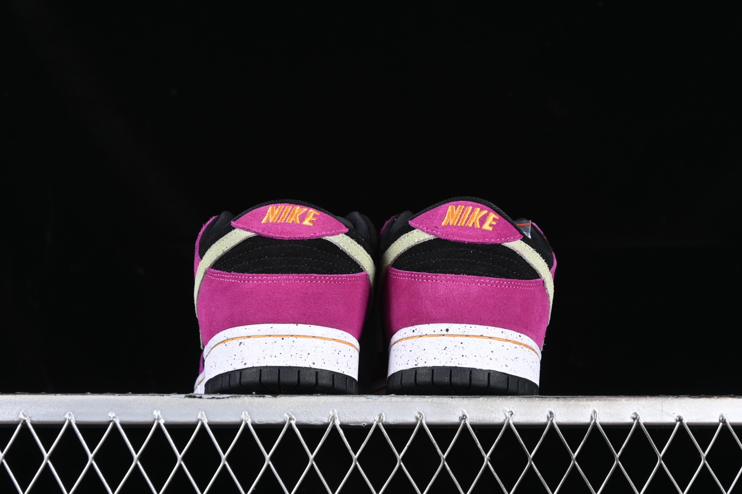 Nike SB Dunk Low Pro ACG Terra Red Plum BQ6817-501
