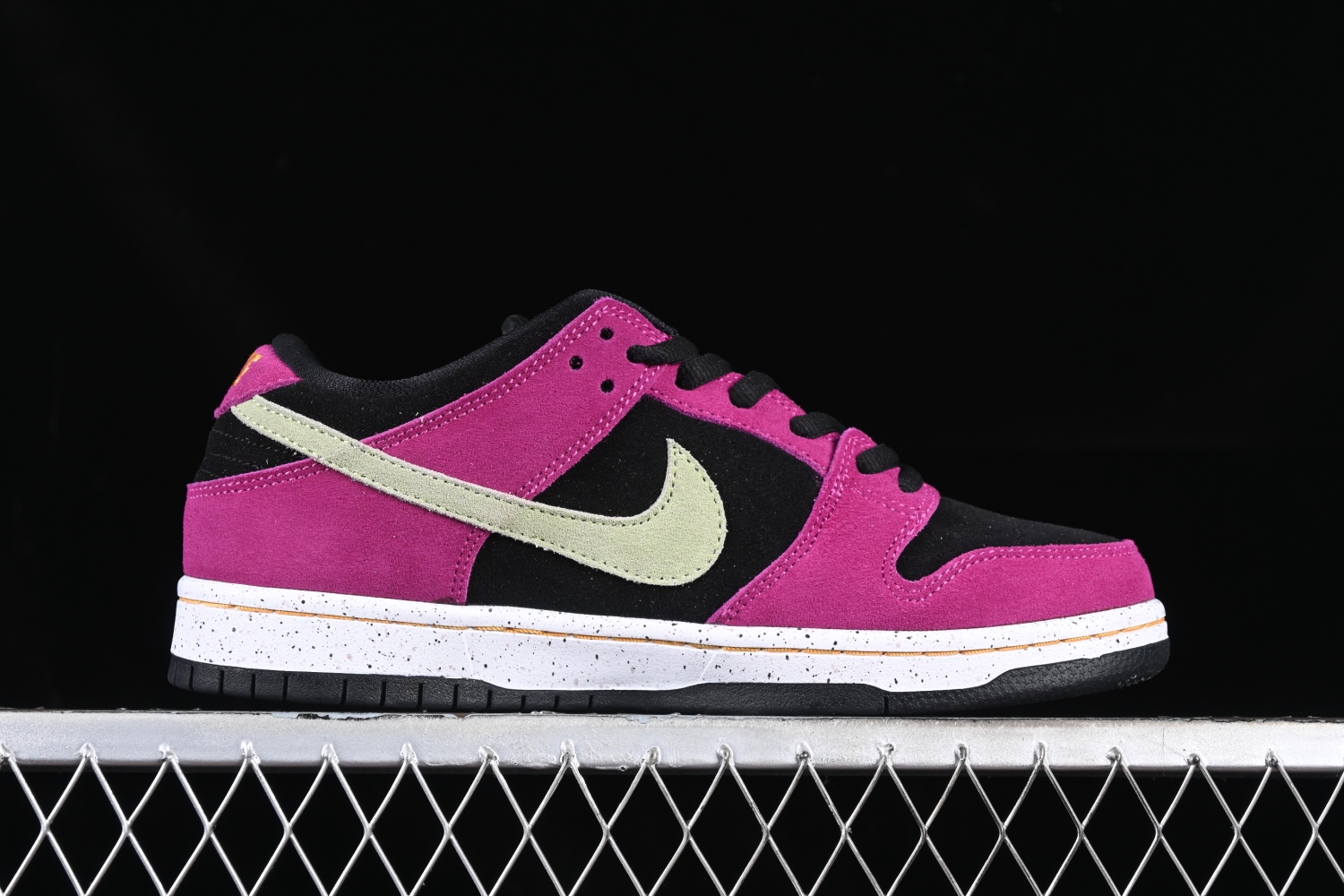Nike SB Dunk Low Pro ACG Terra Red Plum BQ6817-501