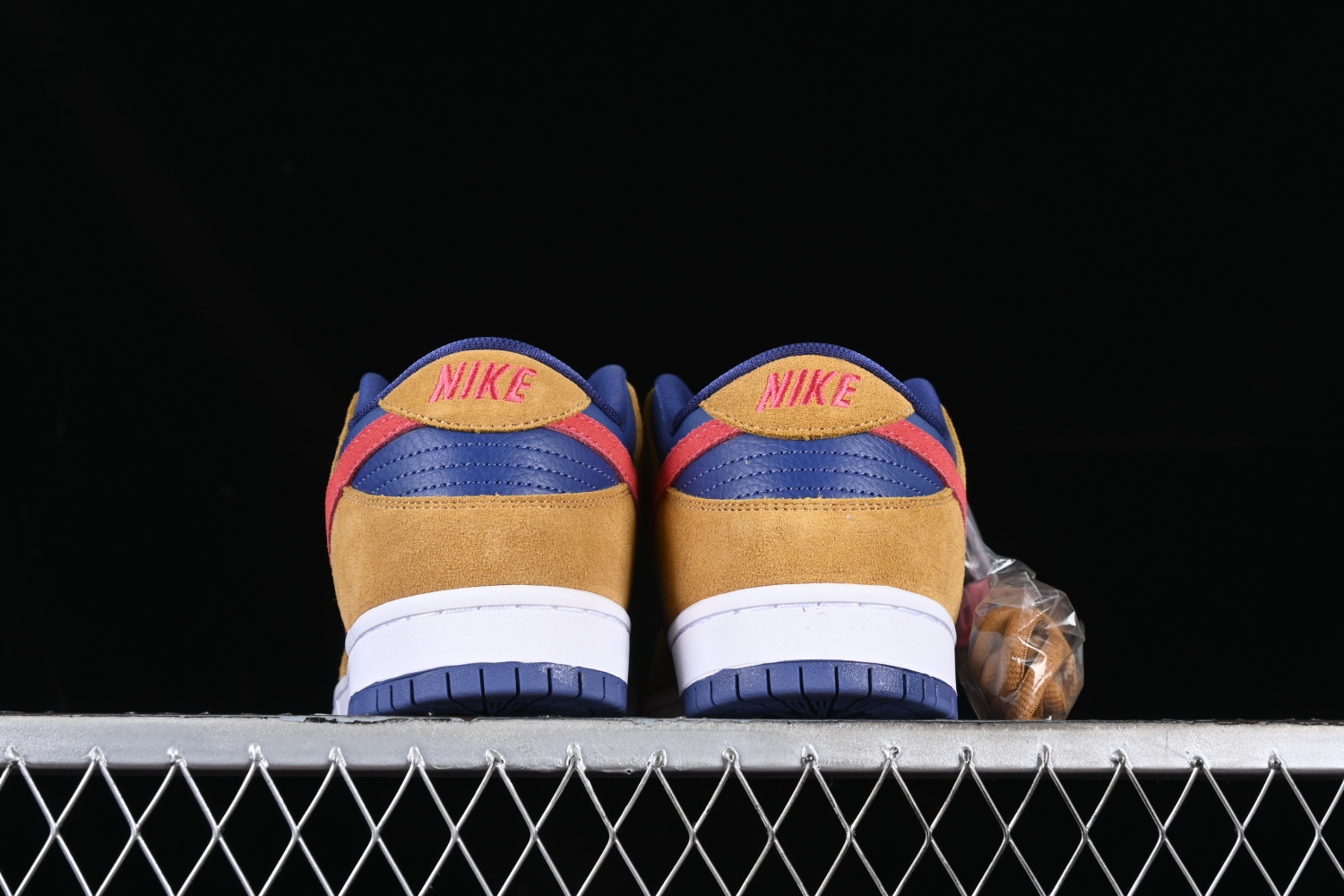 Nike SB Dunk Low Reverse Papa Bear BQ6817-700