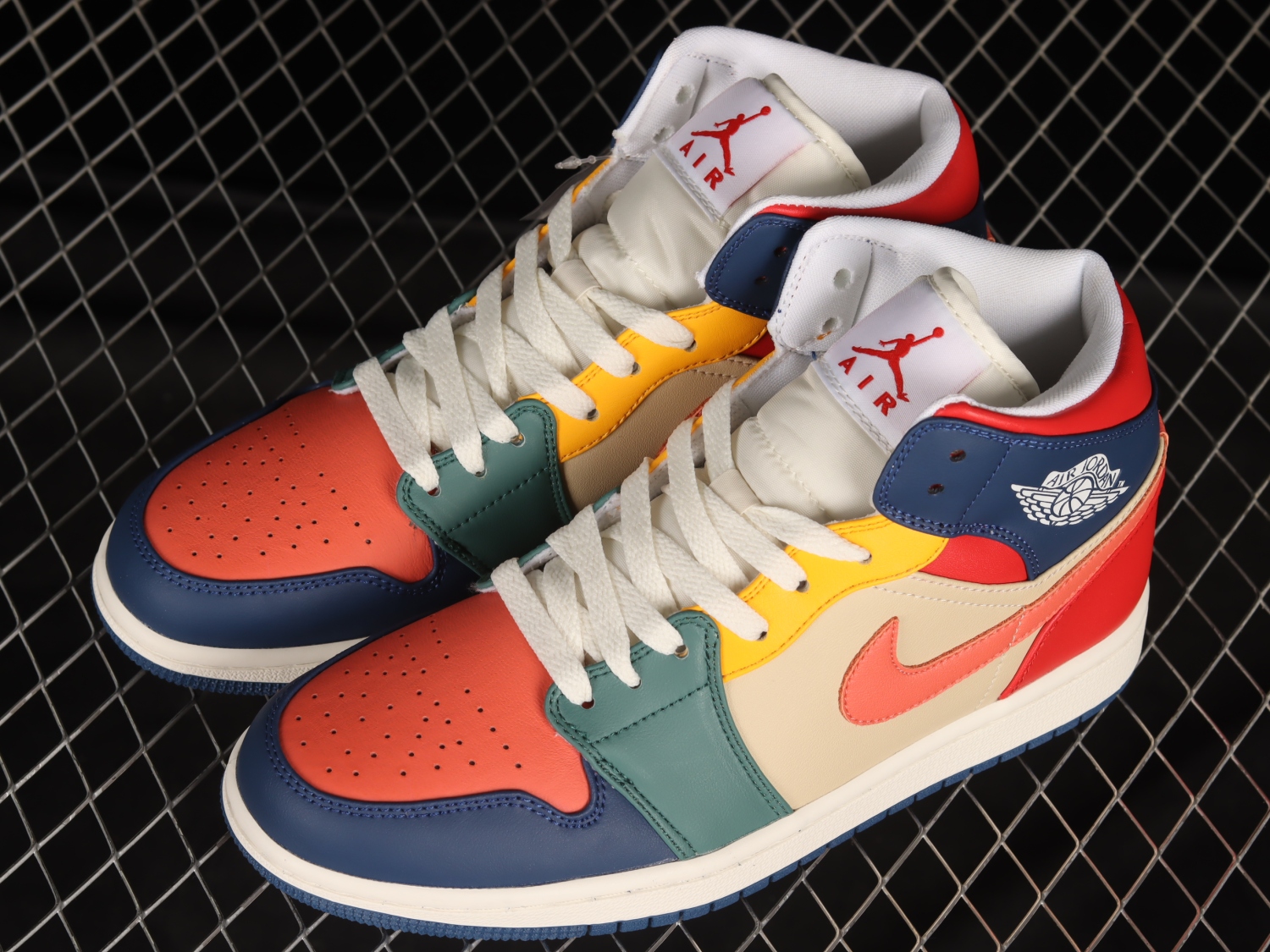 Jordan 1 Mid SE Multi Color (2022)  DN3738-400