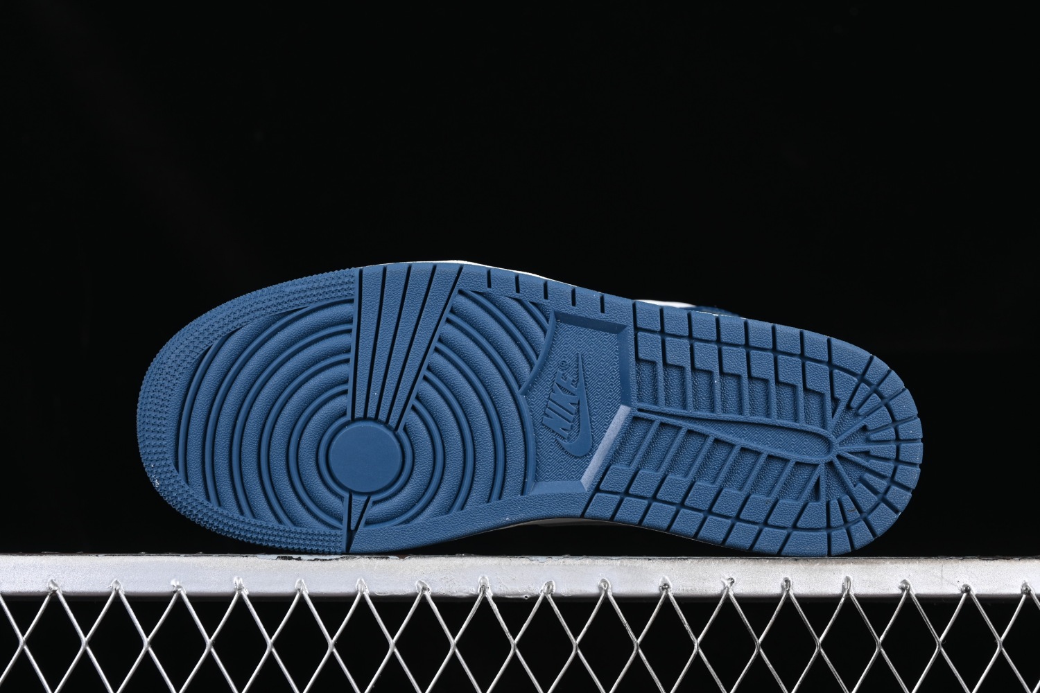 Jordan 1 Mid French Blue BQ6472-414