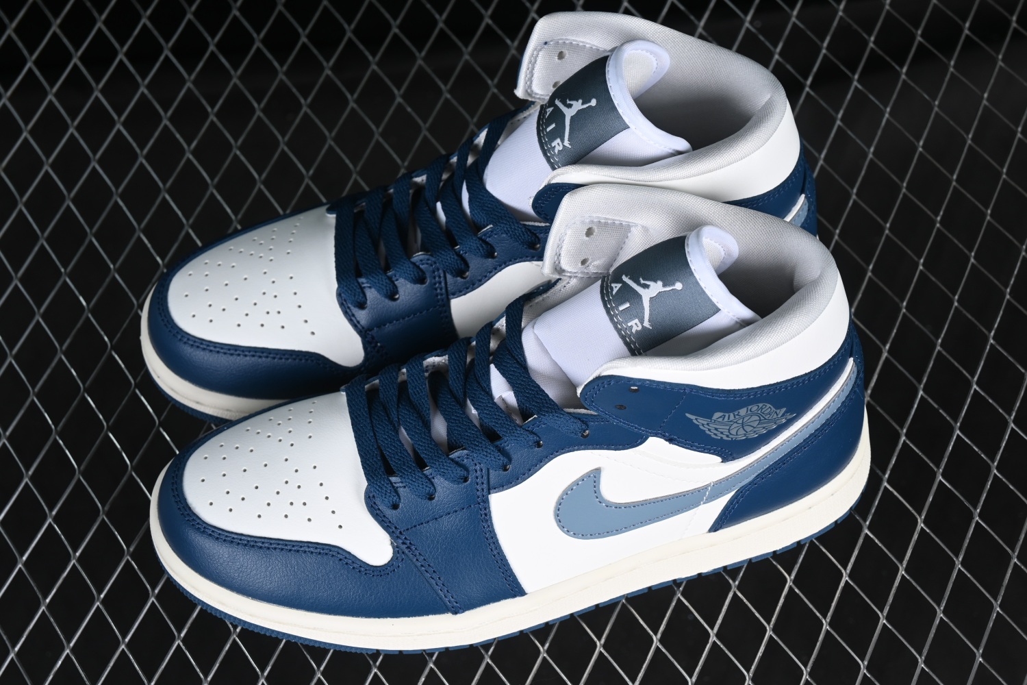 Jordan 1 Mid French Blue BQ6472-414