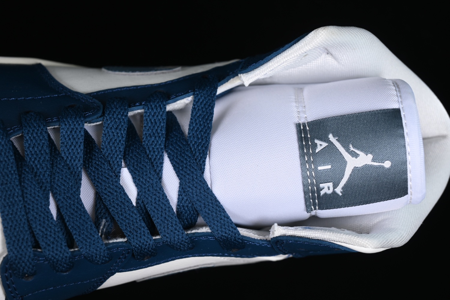 Jordan 1 Mid French Blue BQ6472-414