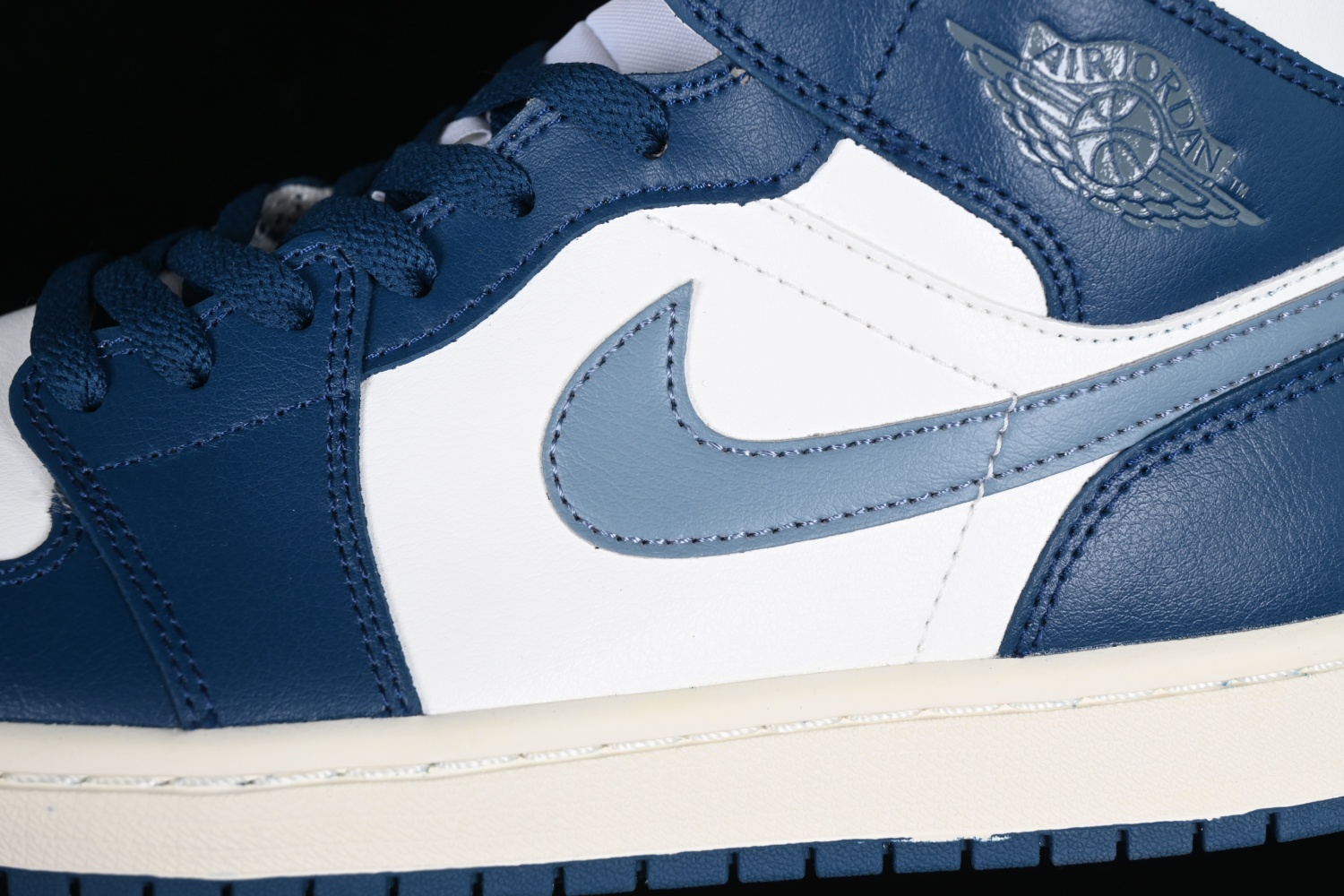 Jordan 1 Mid French Blue BQ6472-414