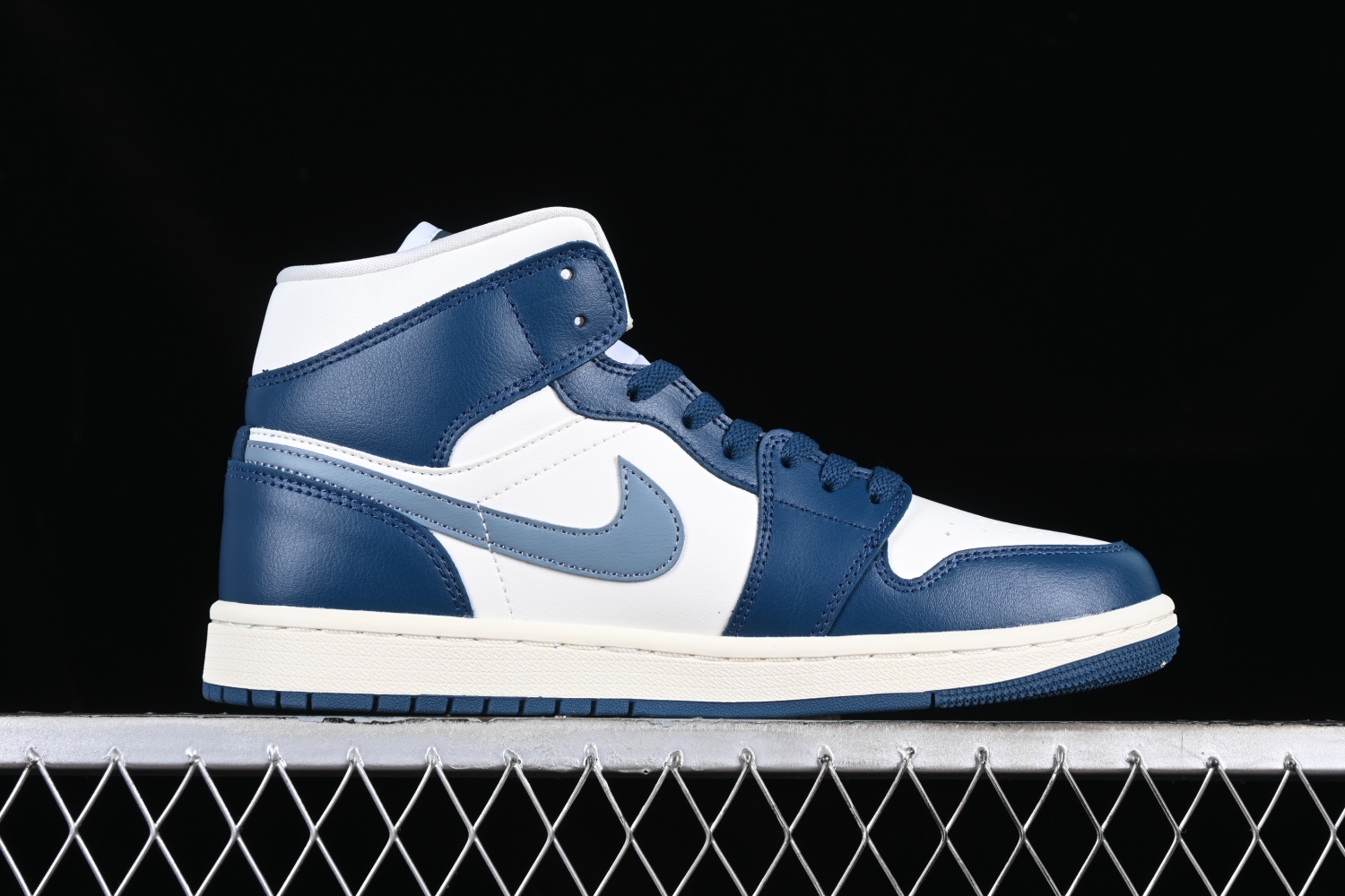 Jordan 1 Mid French Blue BQ6472-414