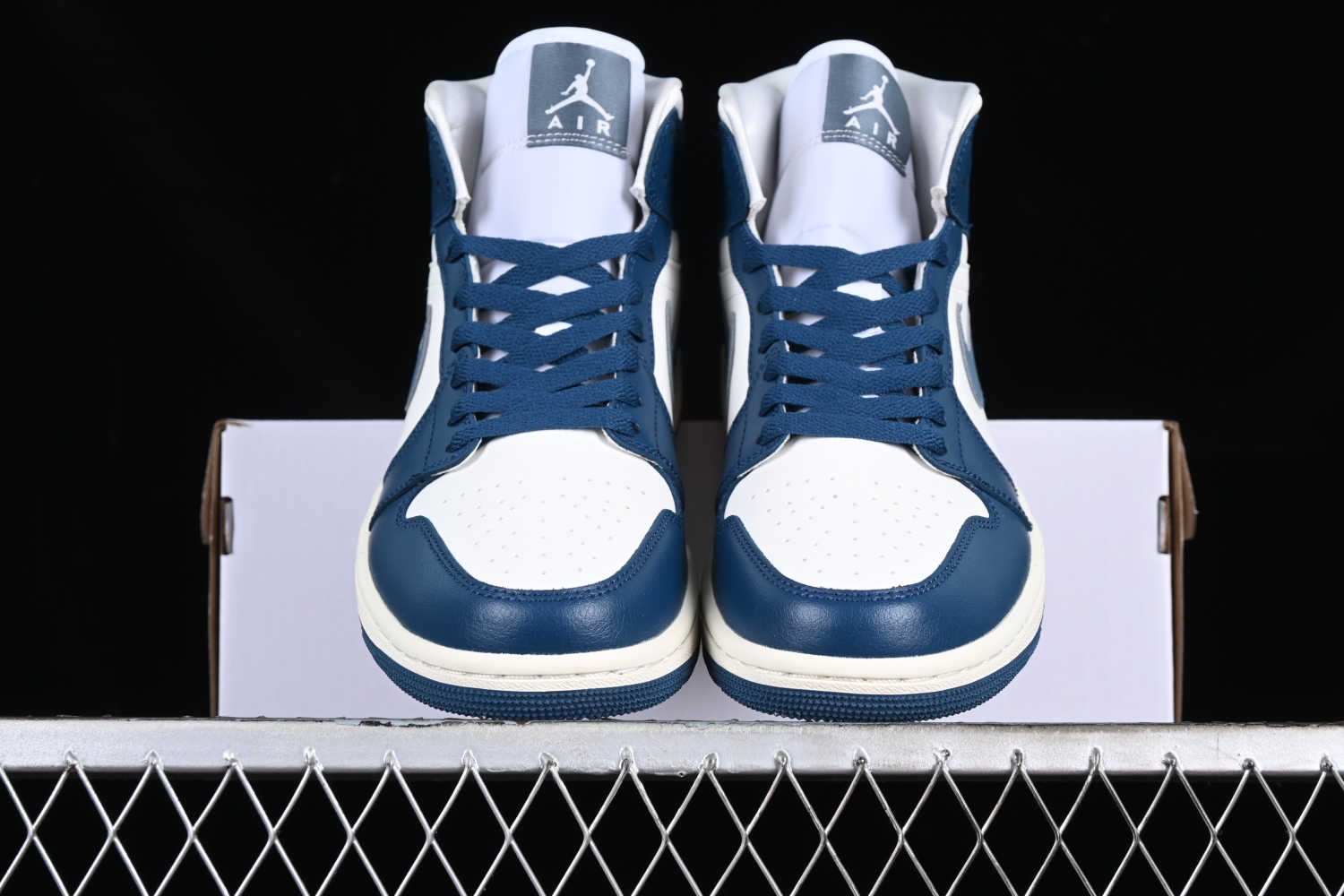 Jordan 1 Mid French Blue BQ6472-414