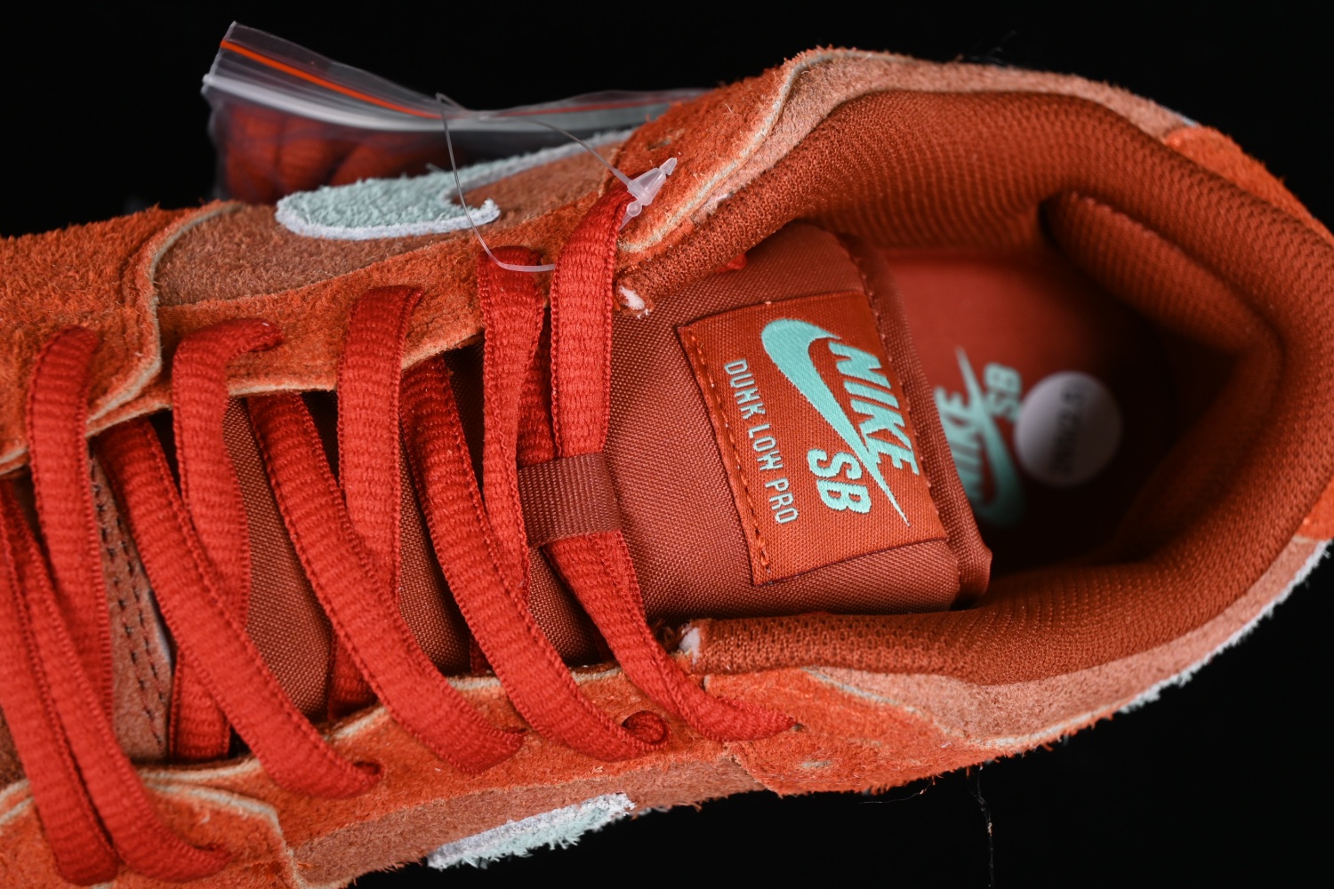 Nike SB Dunk Low Mystic Red Rosewood DV5429-601