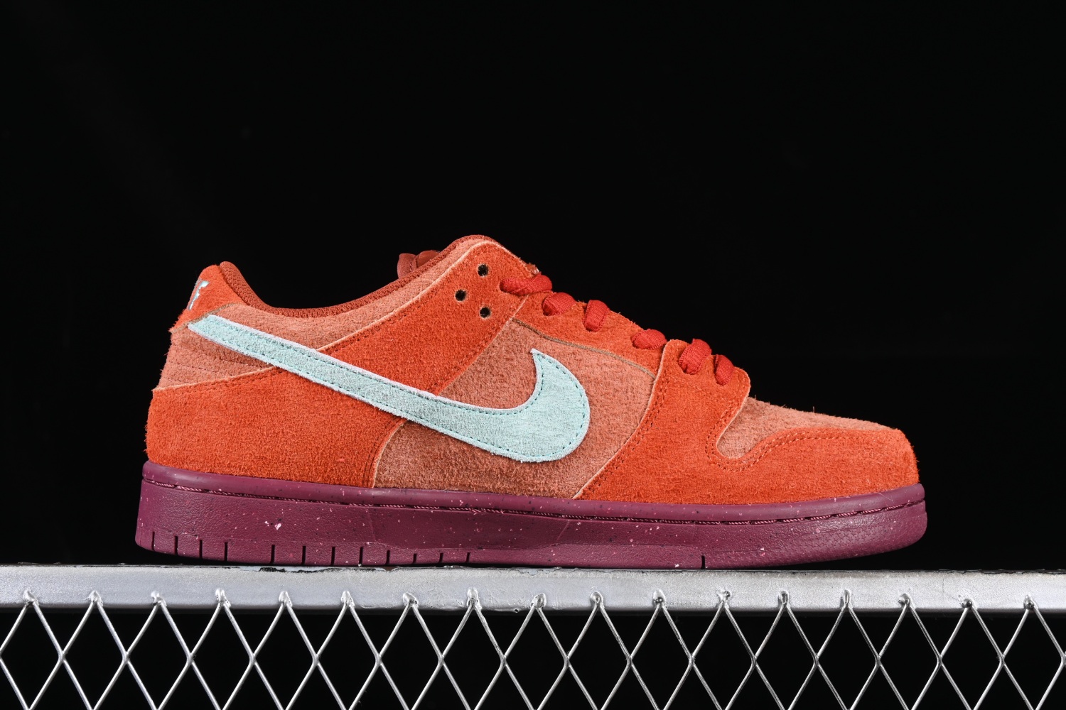 Nike SB Dunk Low Mystic Red Rosewood DV5429-601
