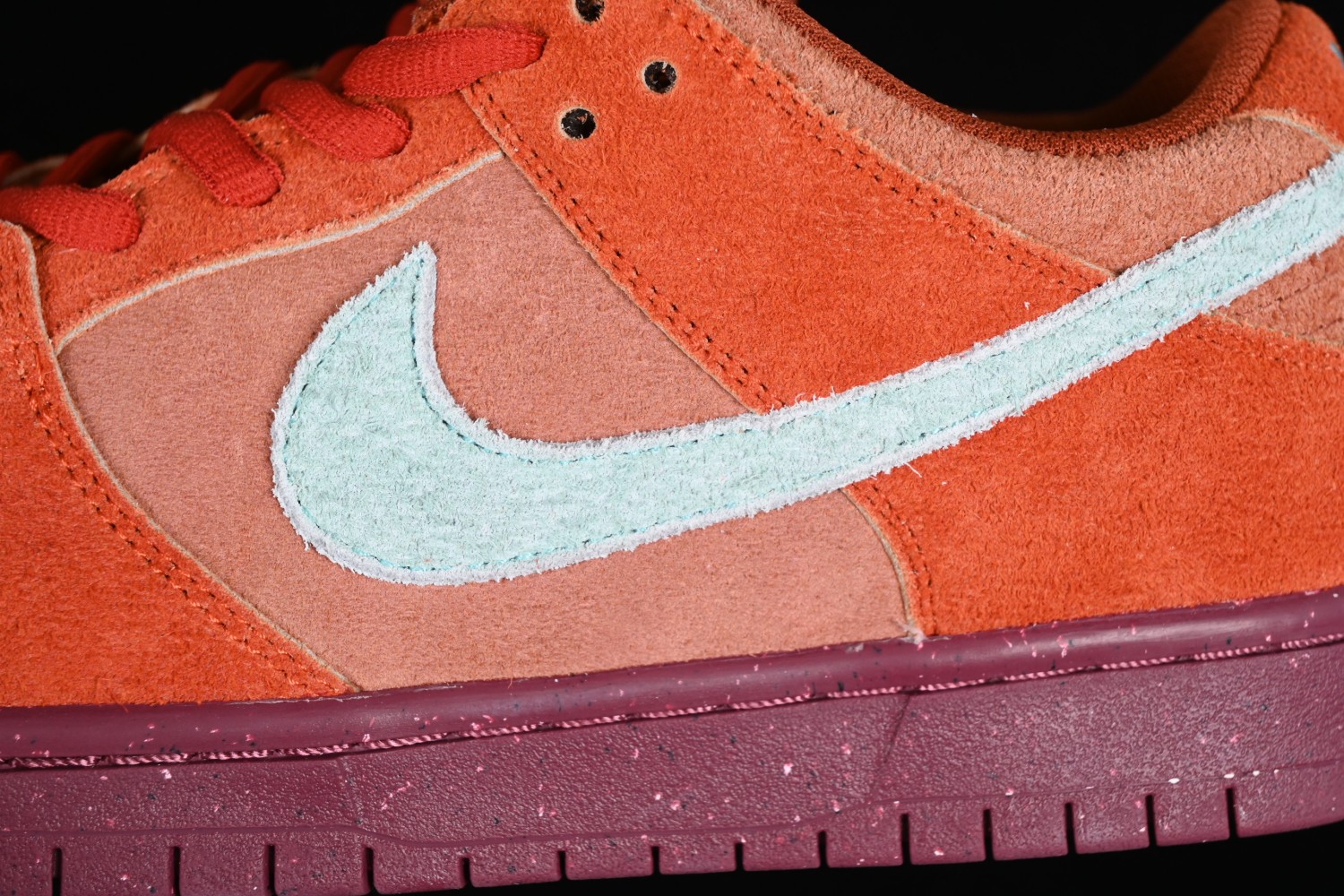 Nike SB Dunk Low Mystic Red Rosewood DV5429-601