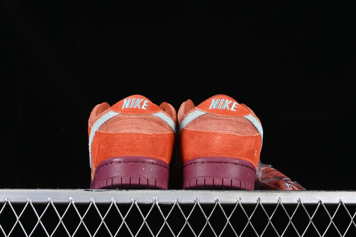 Nike SB Dunk Low Mystic Red Rosewood DV5429-601