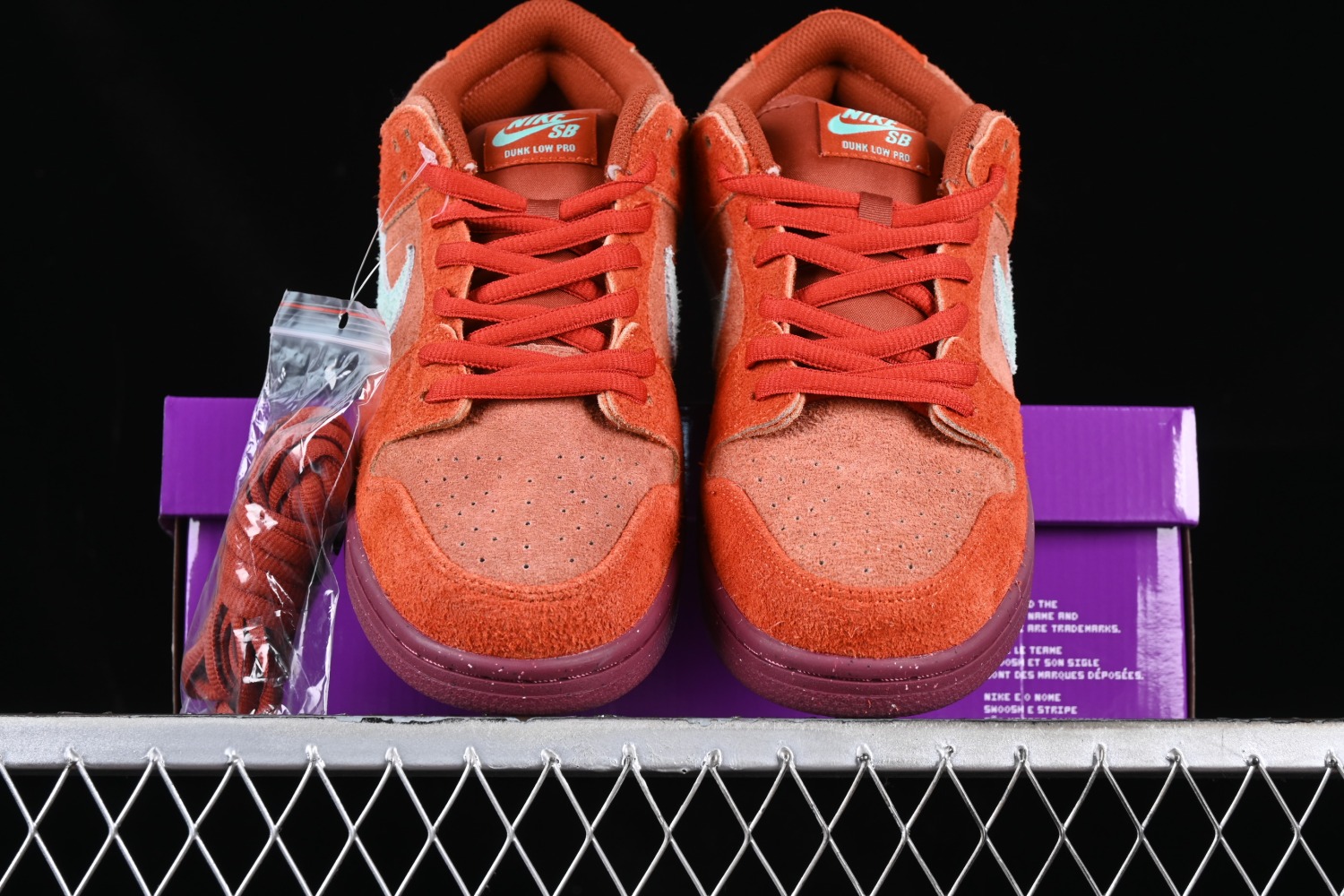 Nike SB Dunk Low Mystic Red Rosewood DV5429-601