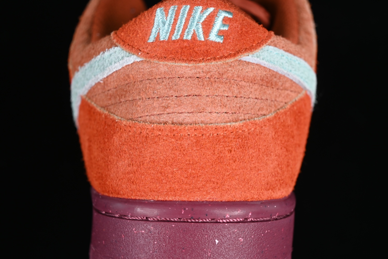 Nike SB Dunk Low Mystic Red Rosewood DV5429-601