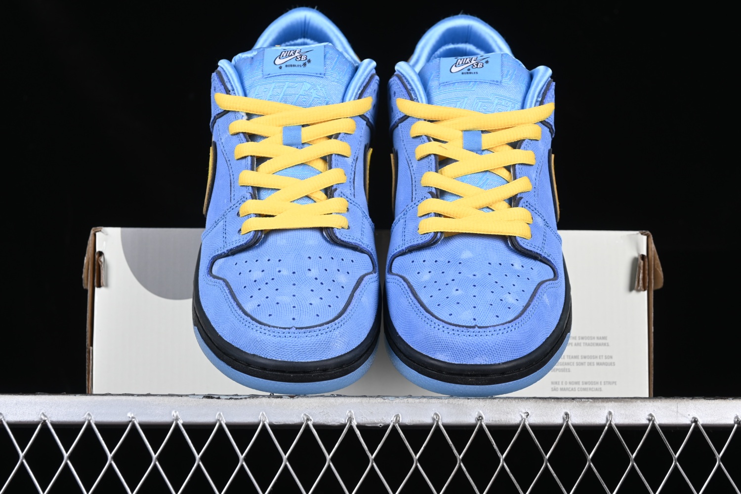 The Powerpuff Girls x Nk SB Dunk Low FZ8320-400