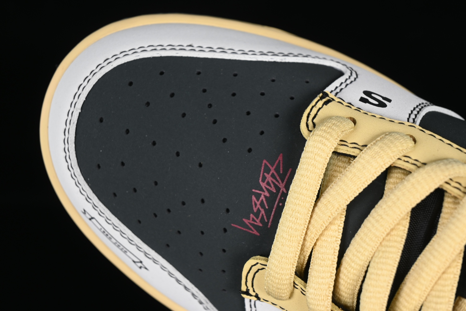 Nk SB Dunk Low  Stussy   ST6636-002