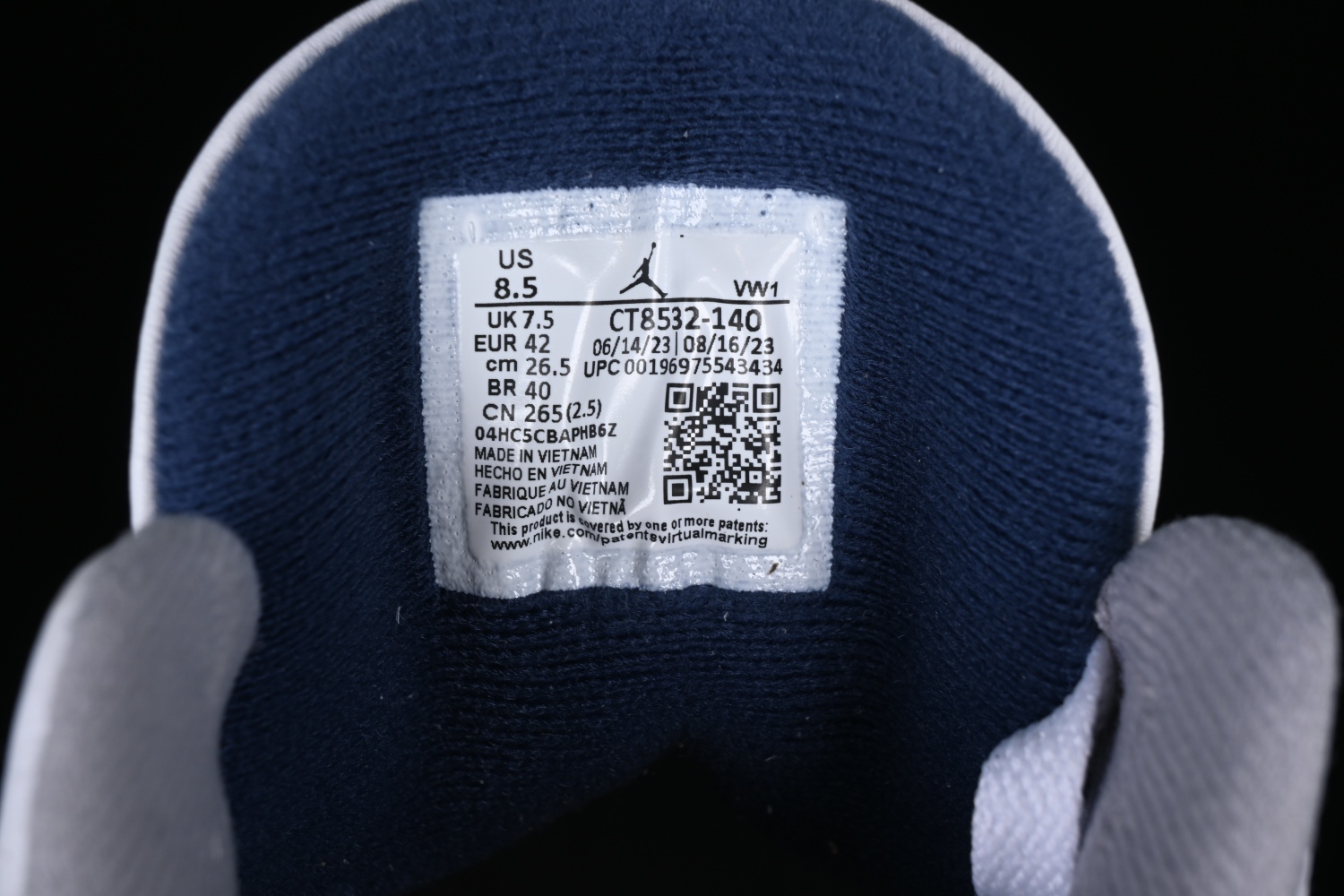 Jordan 3 Retro Midnight Navy CT8532-140