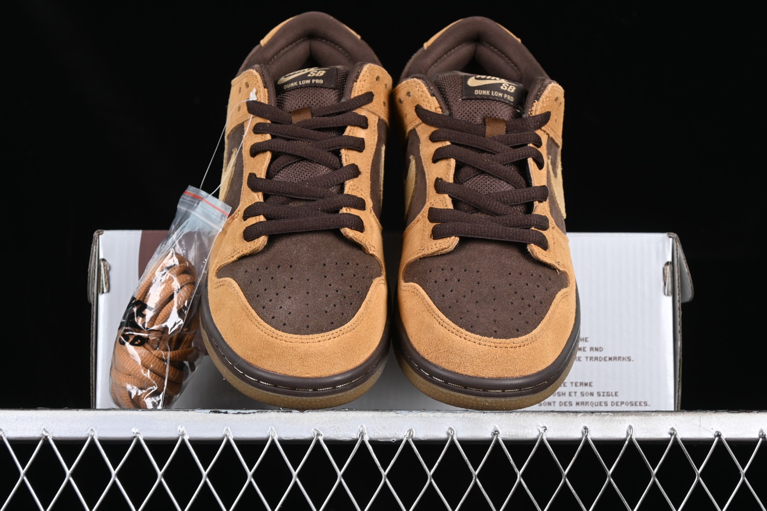 Nike SB Dunk Low Brown Pack 304292-221