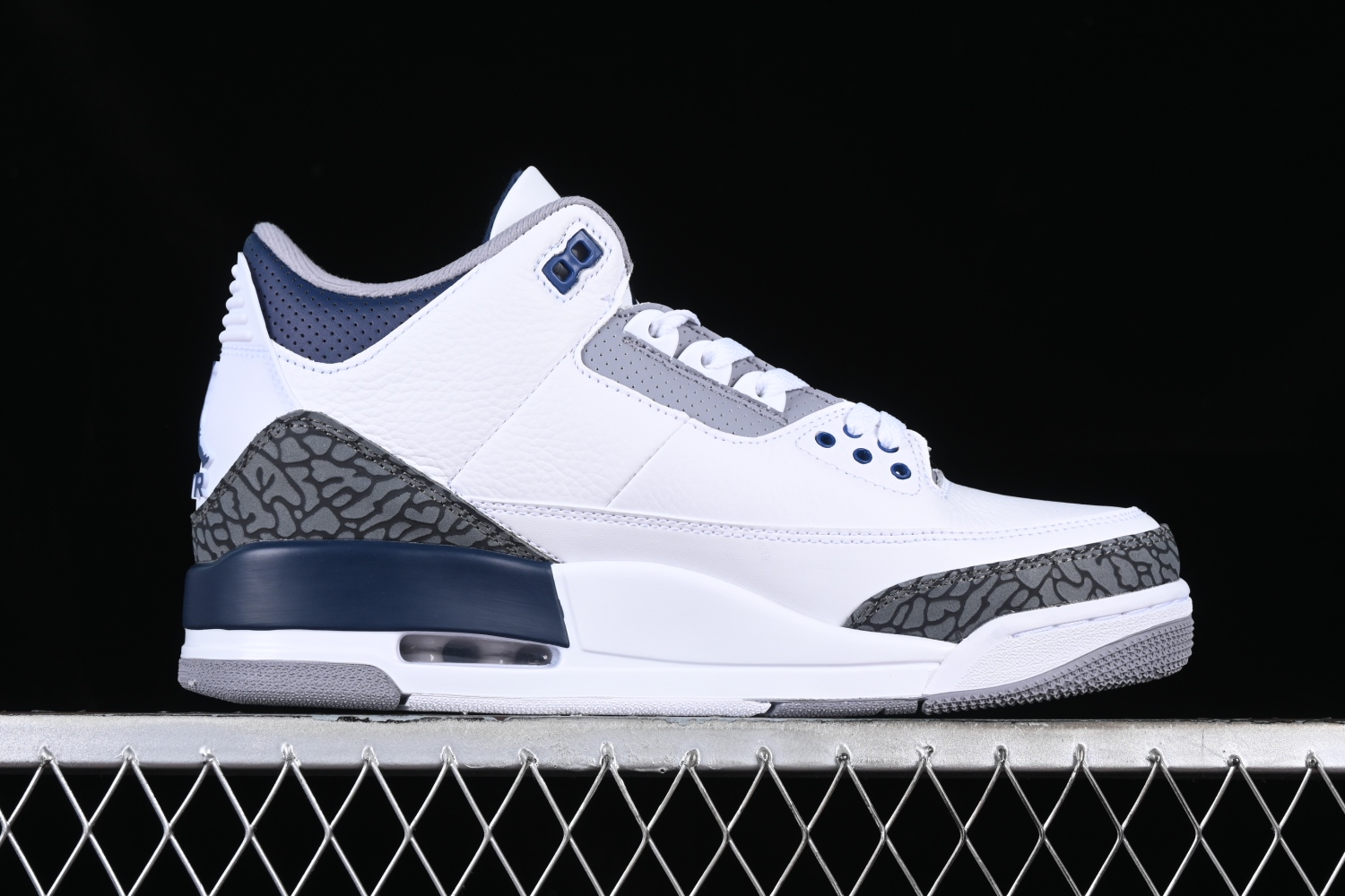Jordan 3 Retro Midnight Navy CT8532-140