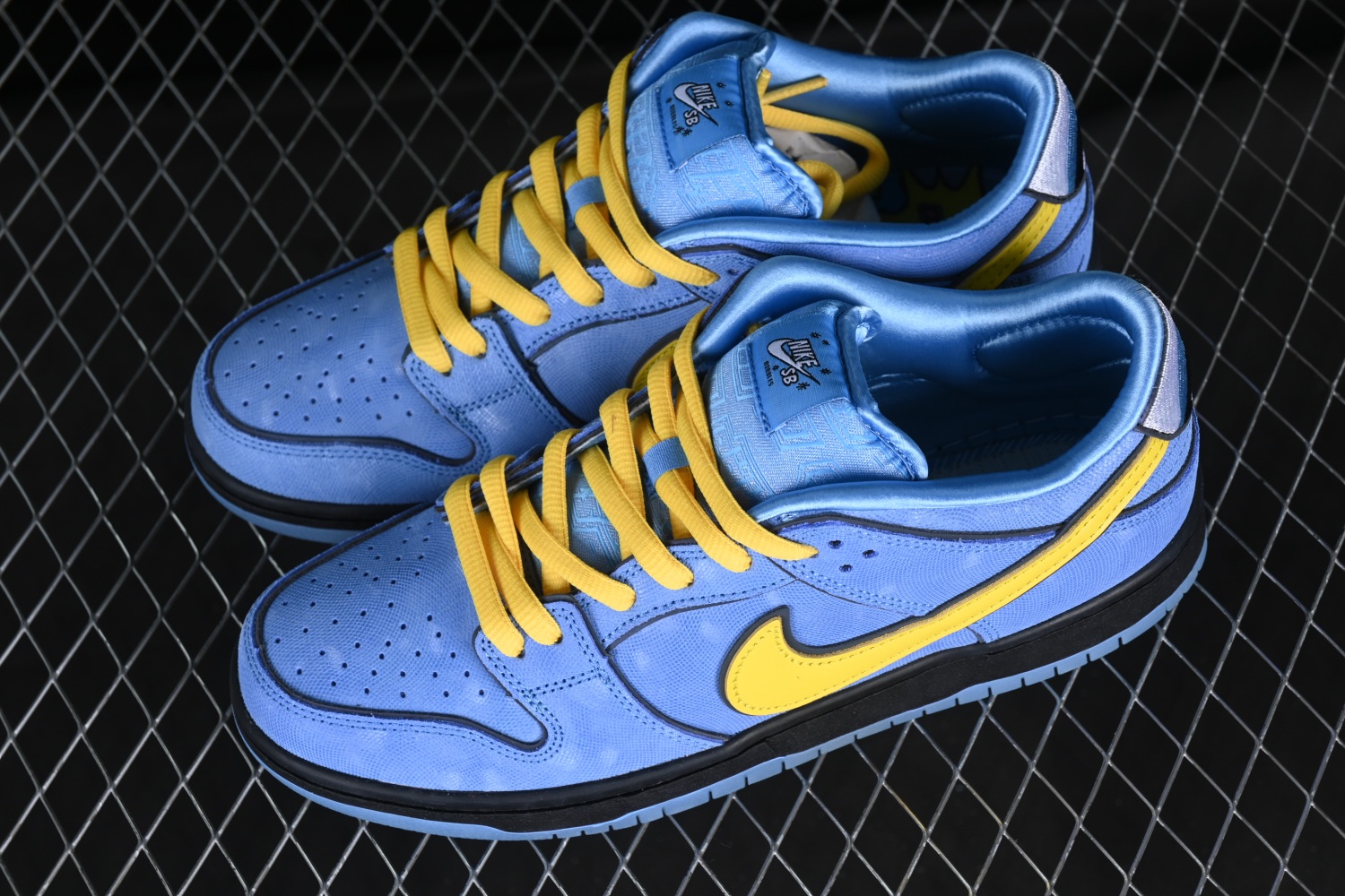 The Powerpuff Girls x Nk SB Dunk Low FZ8320-400