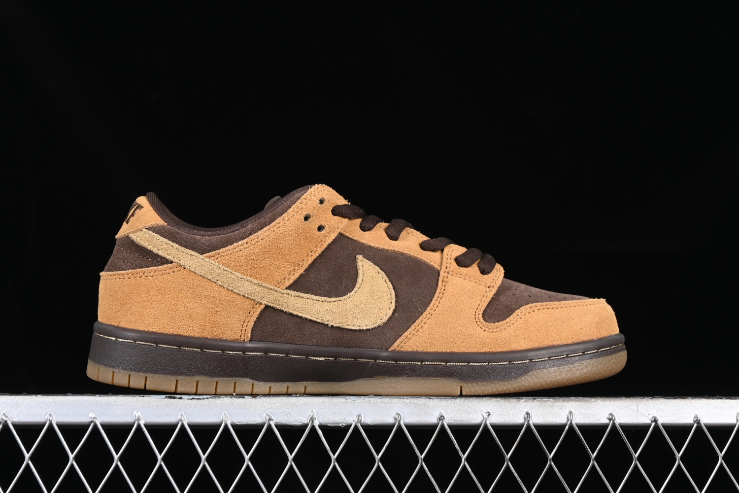Nike SB Dunk Low Brown Pack 304292-221