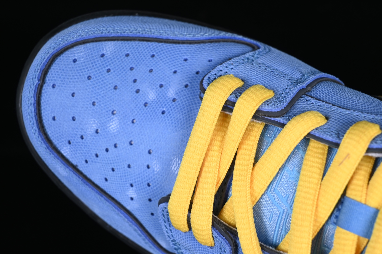 The Powerpuff Girls x Nk SB Dunk Low FZ8320-400