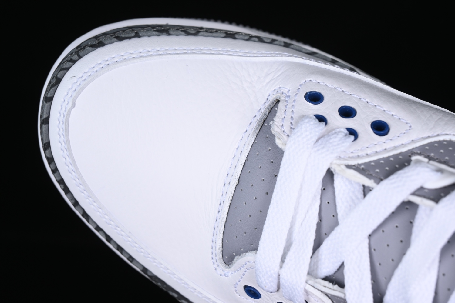 Jordan 3 Retro Midnight Navy CT8532-140