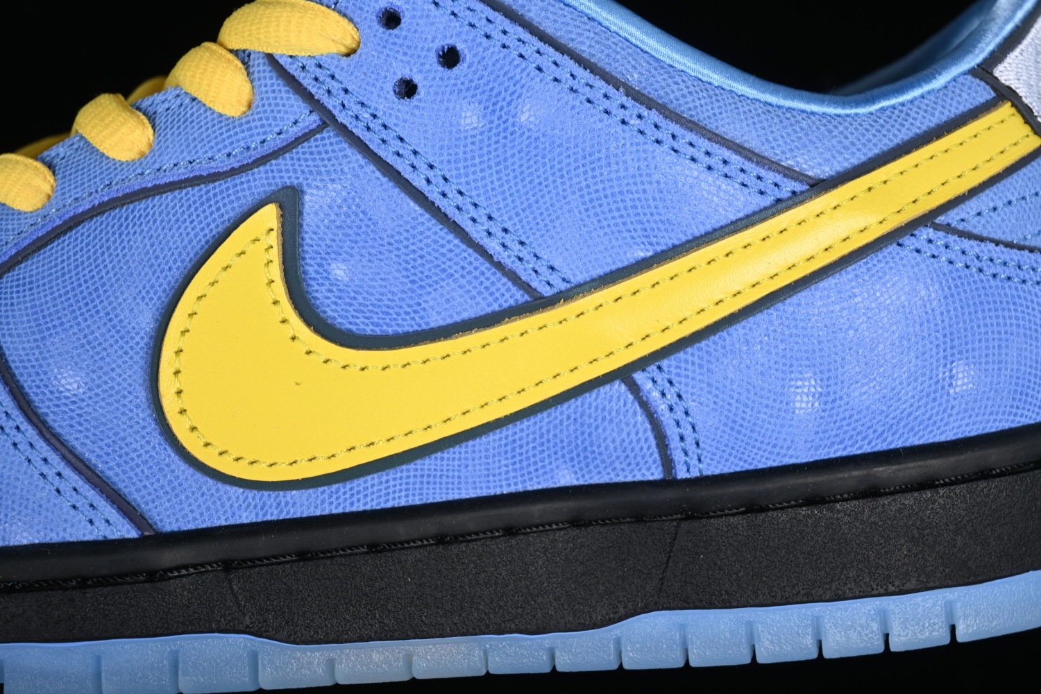 The Powerpuff Girls x Nk SB Dunk Low FZ8320-400
