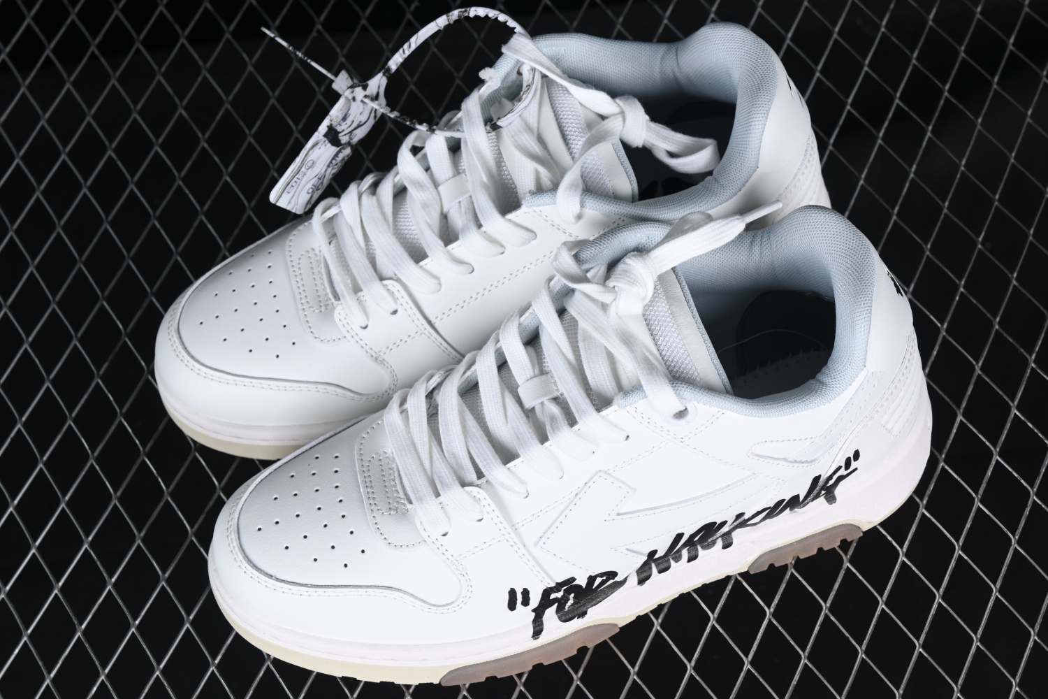 OFF-WHITE Out Of Office OOO Low Tops For Walking White Black OMIA189R21LEA0020101 /