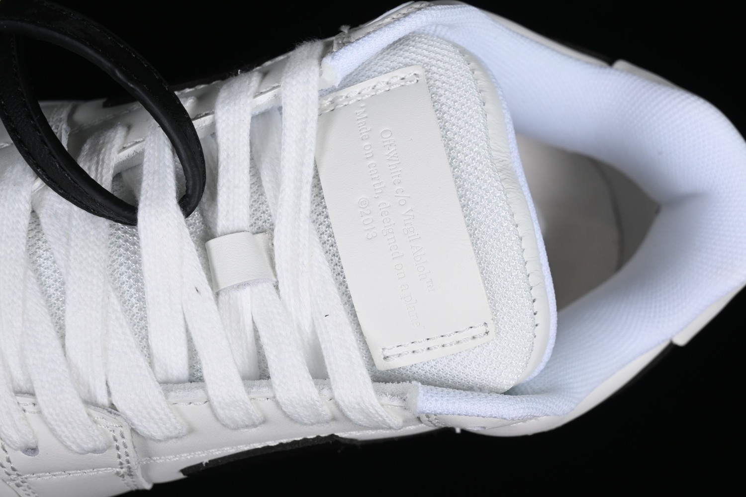 OFF-WHITE Out Of Office OOO 30 MM Low Tops Black White Blue OMIA189C99LEA0010110