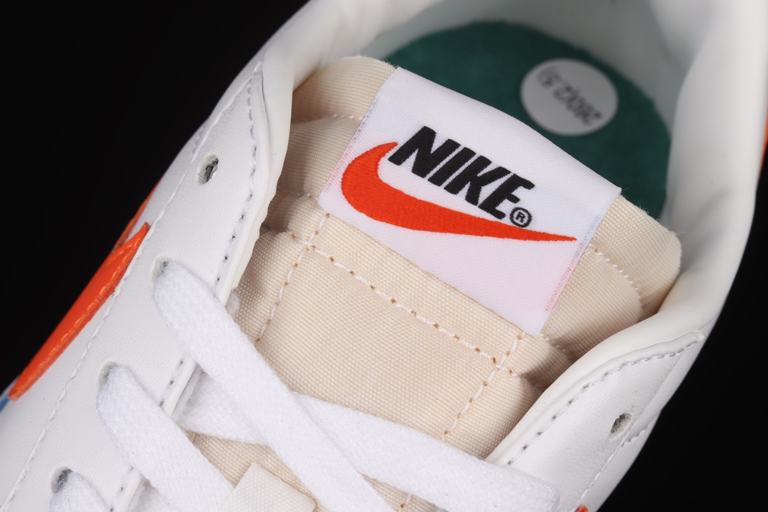 Nike Wmns Blazer Low ´77 DC4769-105