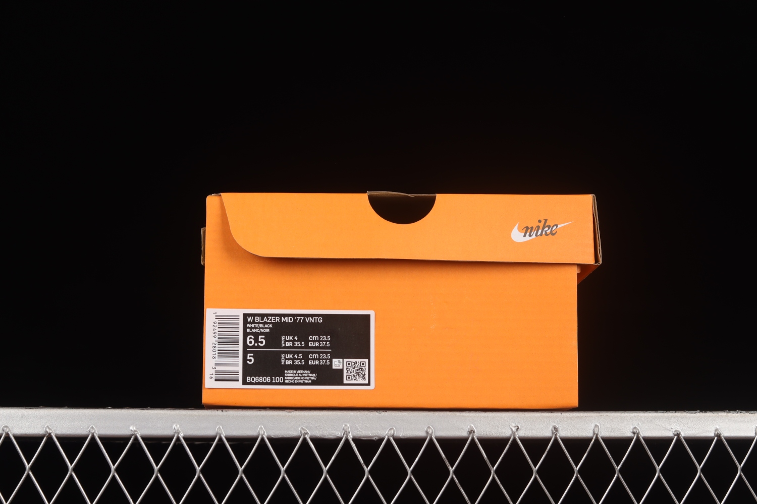 Nike Blazer Mid 77 Vintage White Black BQ6806-100